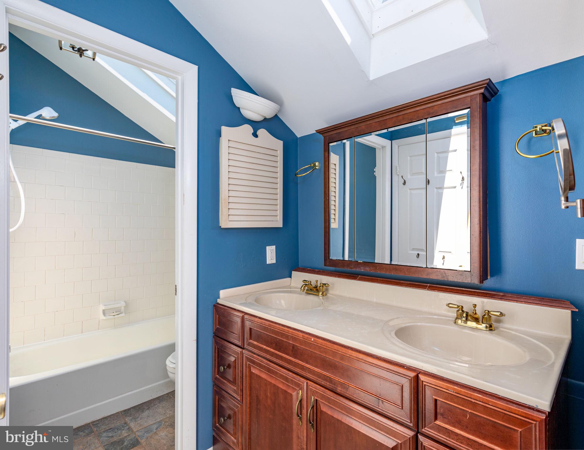 RIVERSIDE - Residential