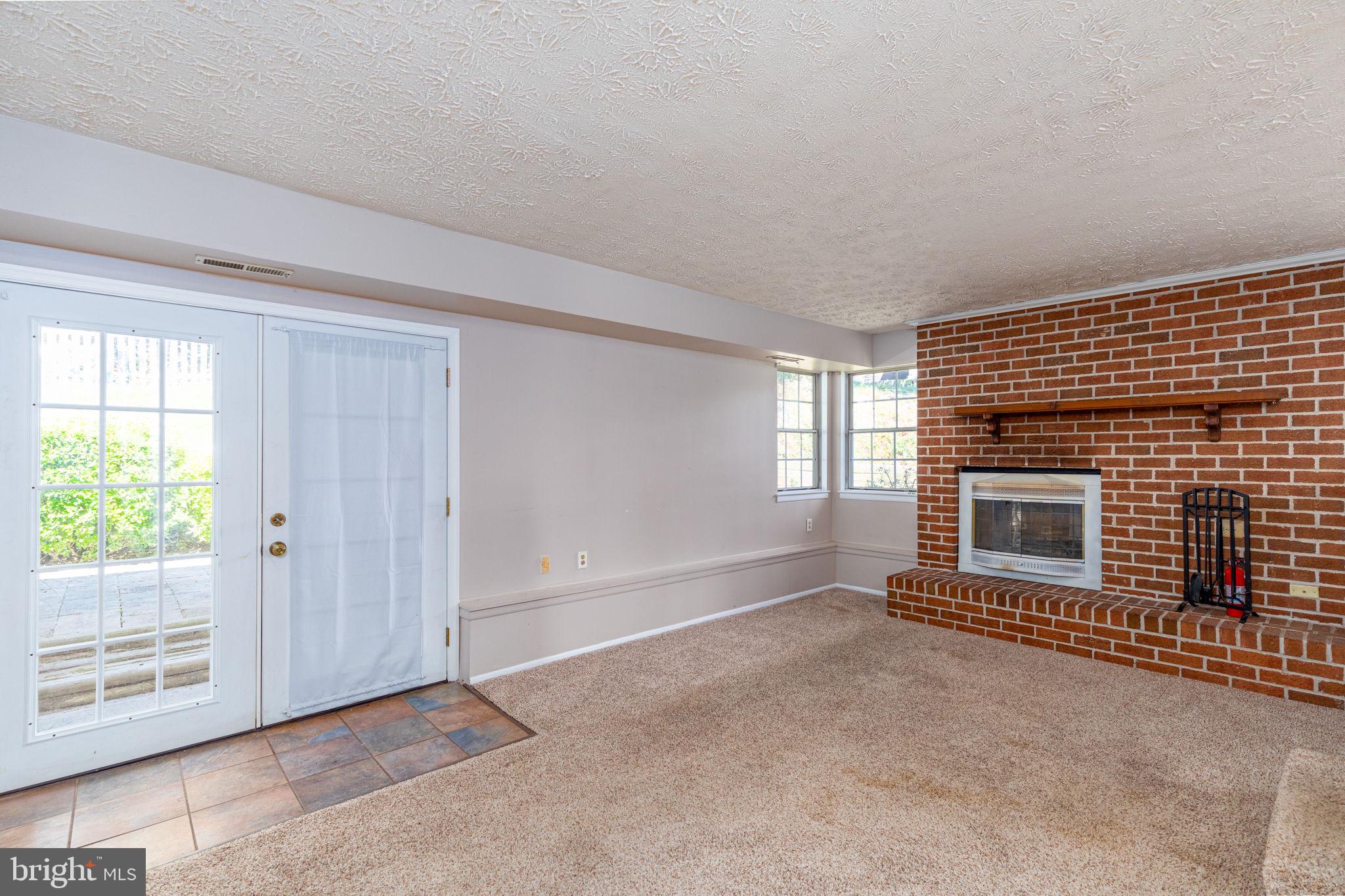 RIVERSIDE - Residential