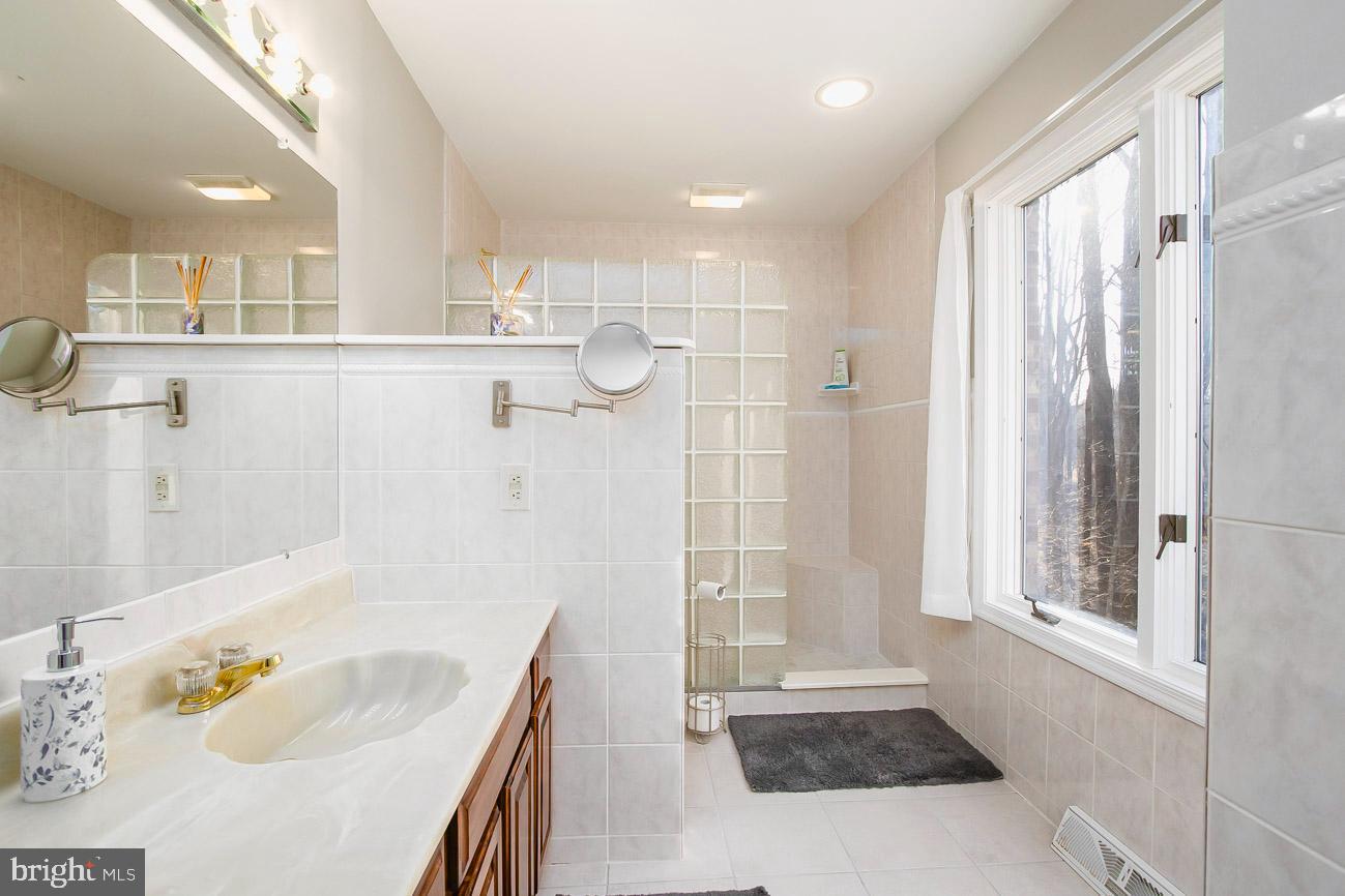 FOREST HILL - Residential