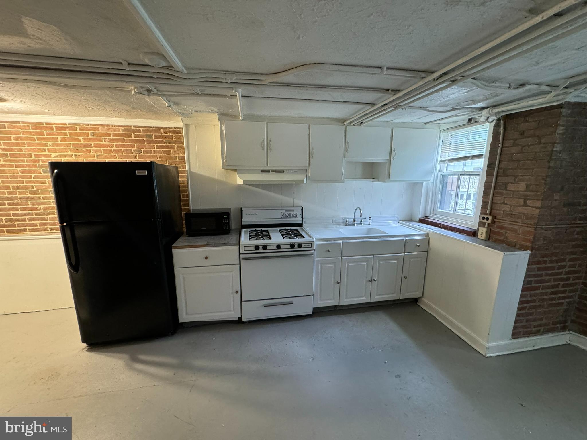 BOLTON HILL HISTORIC DISTRICT - Residential Lease