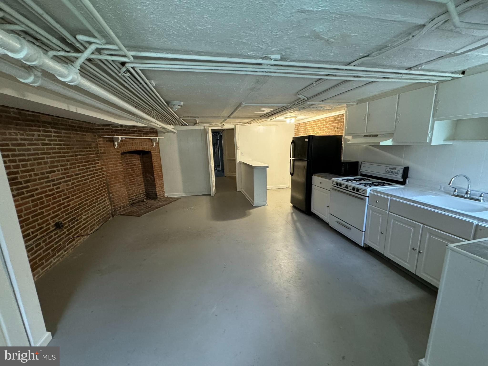 BOLTON HILL HISTORIC DISTRICT - Residential Lease