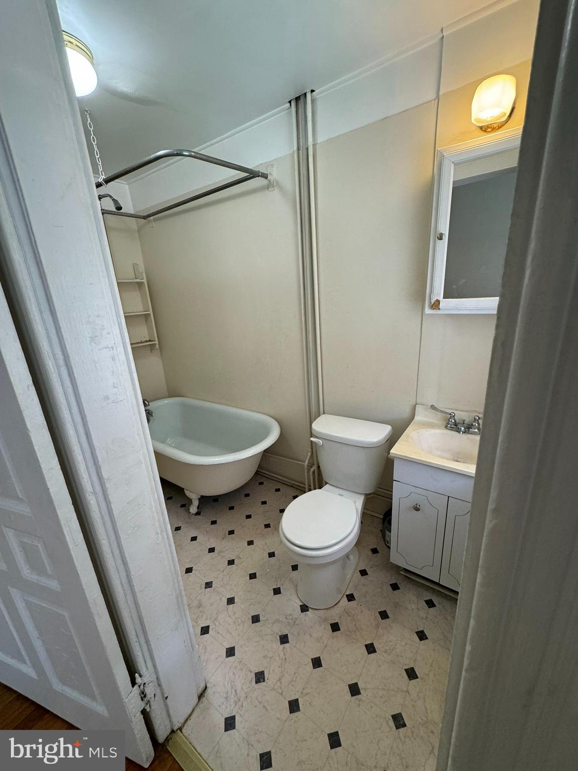 BOLTON HILL HISTORIC DISTRICT - Residential Lease