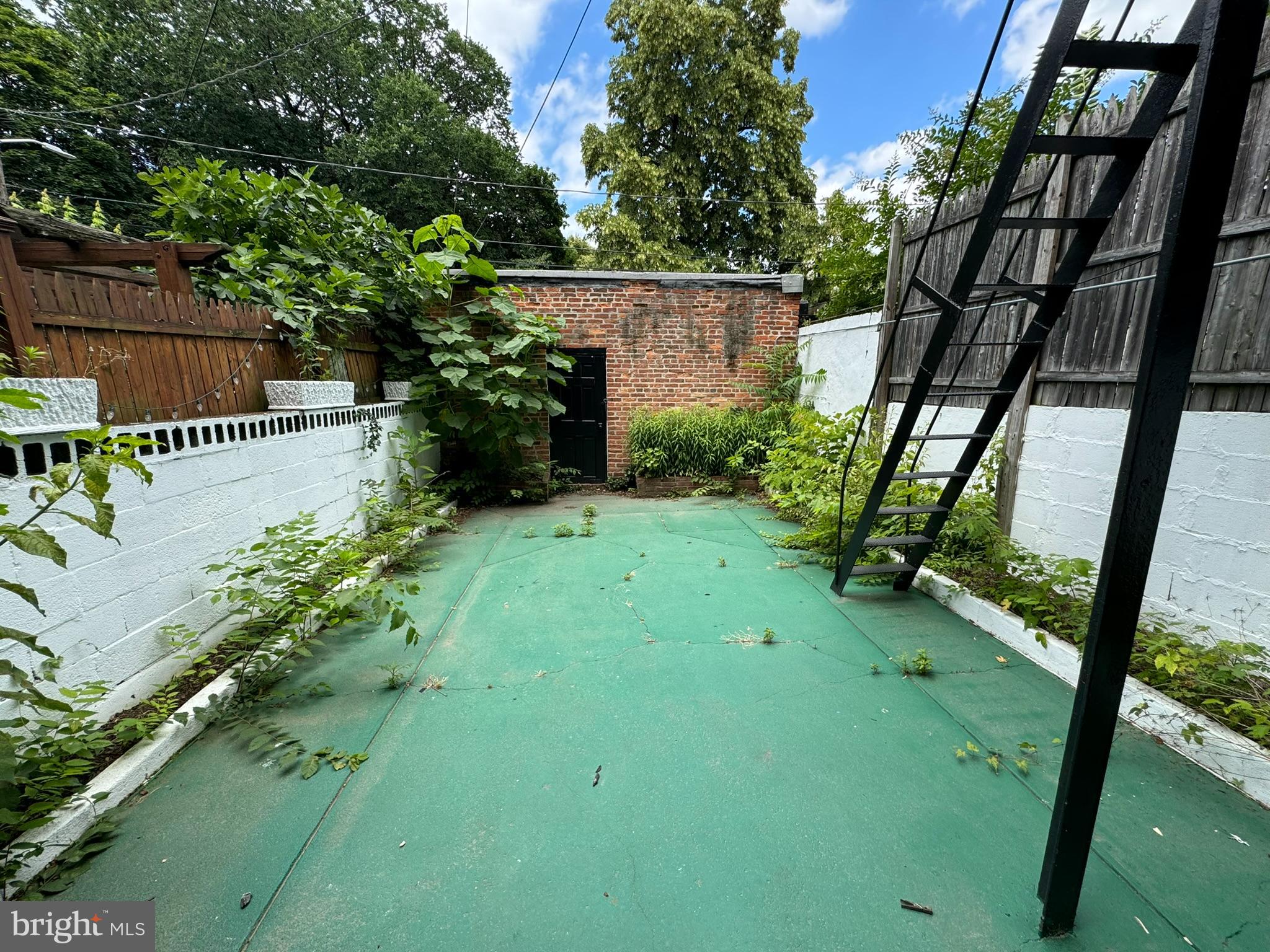 BOLTON HILL HISTORIC DISTRICT - Residential Lease