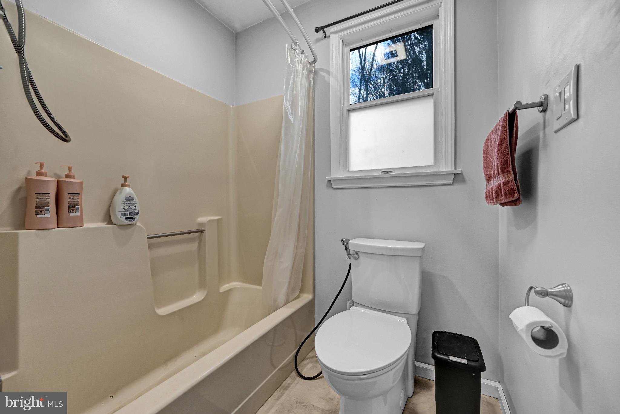 LOCUST GROVE GARDENS - Residential