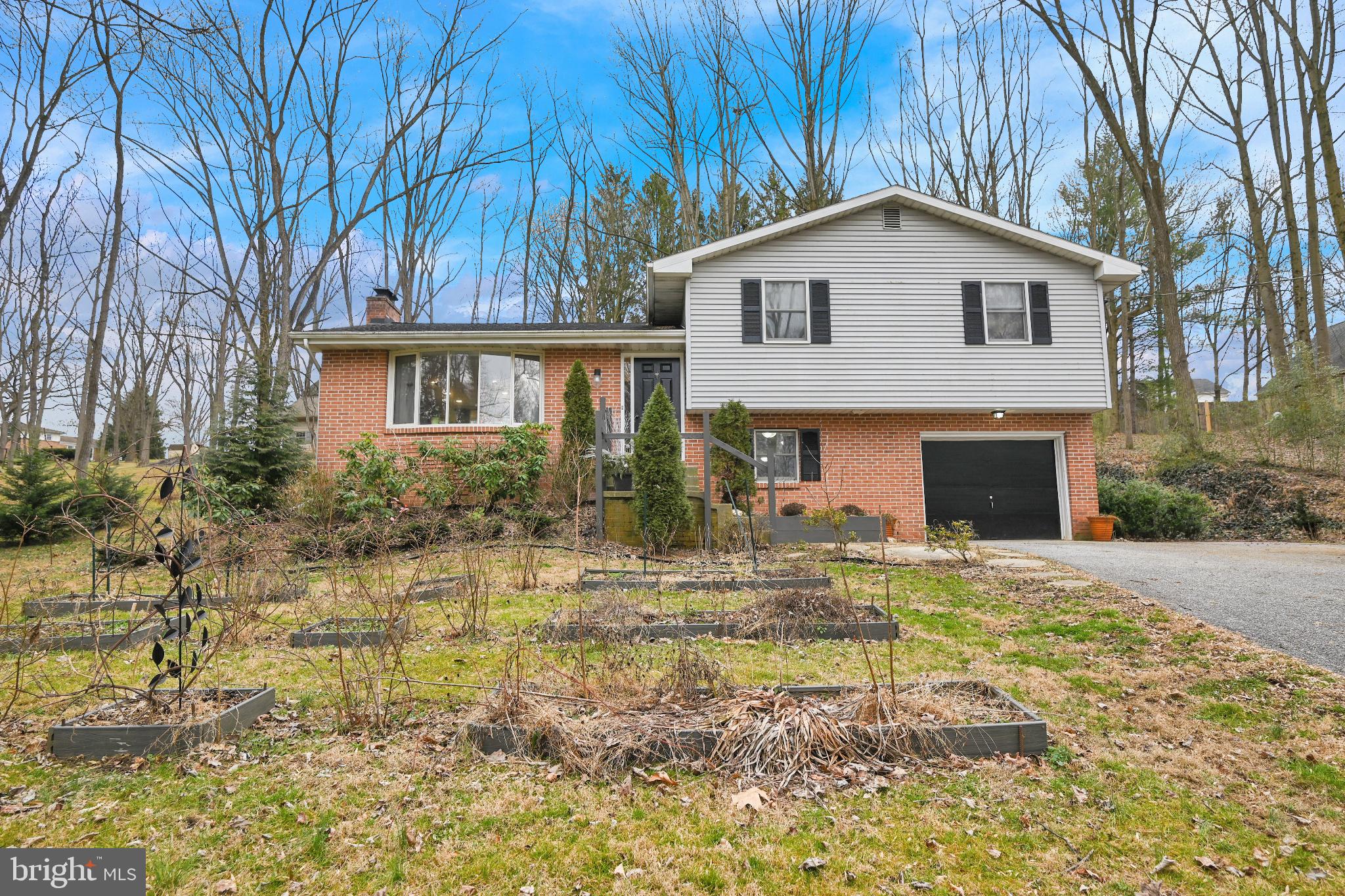 LOCUST GROVE GARDENS - Residential