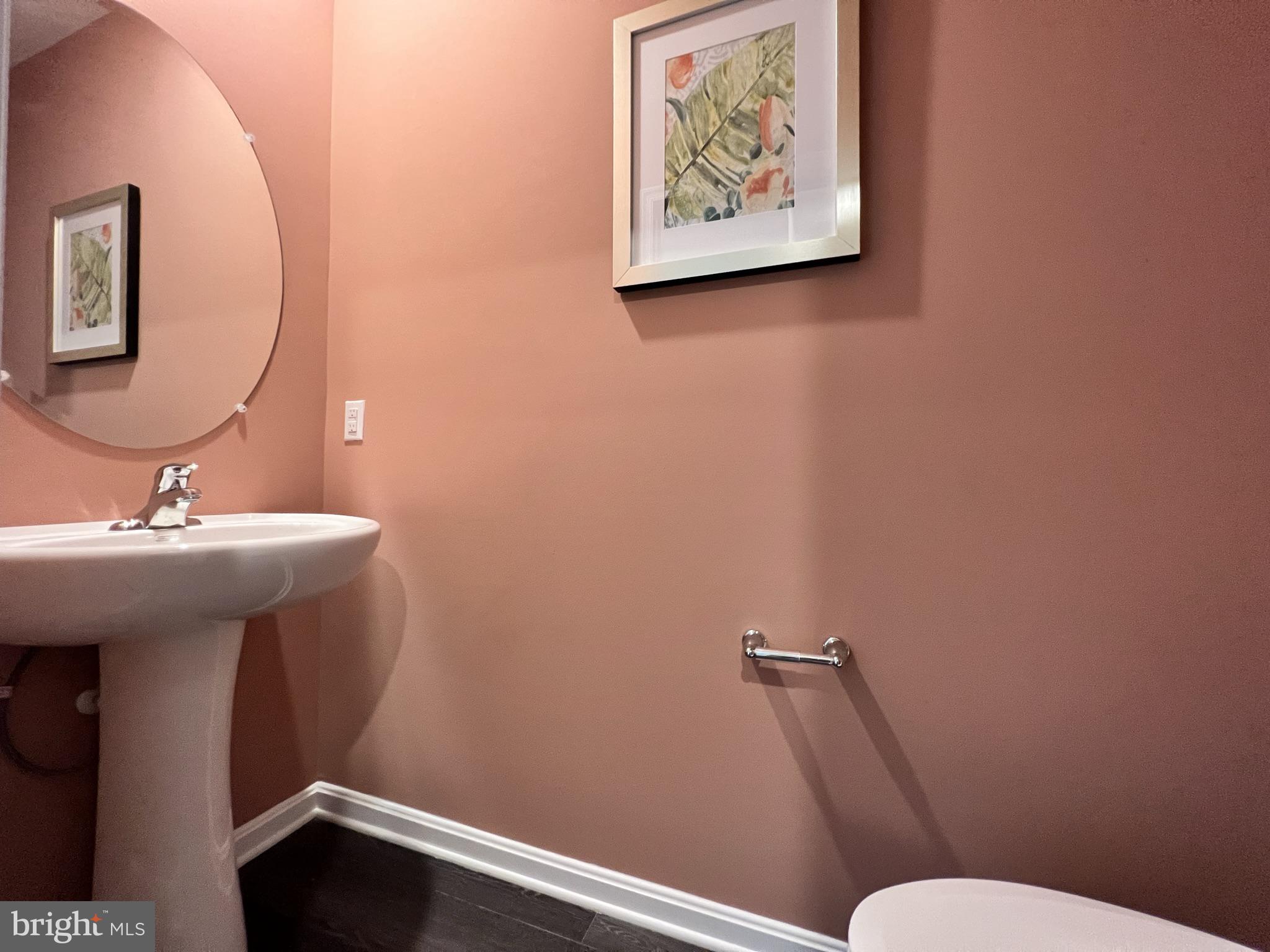 THE GRANARY AT DRAPER FARM - Residential