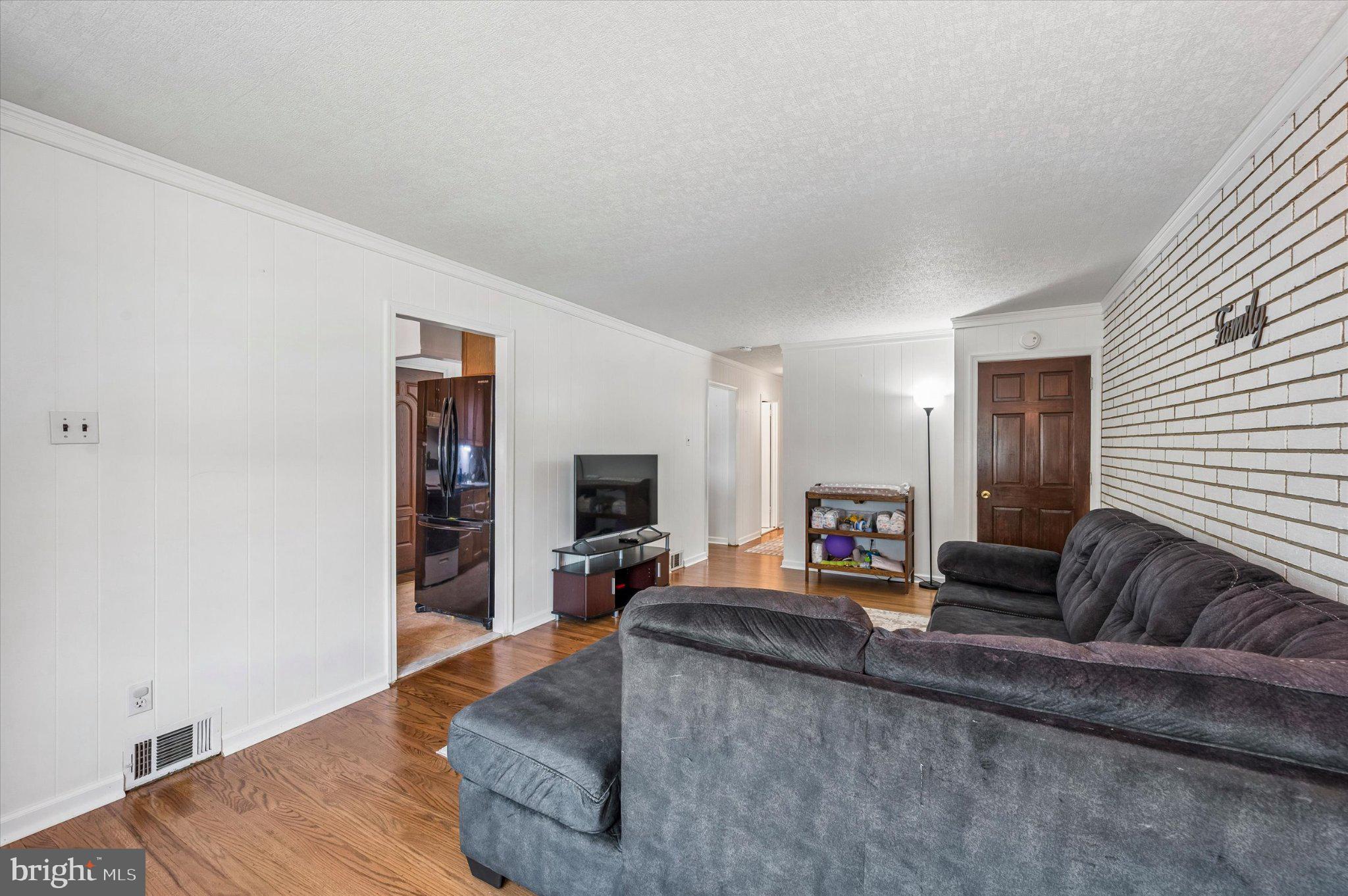 LEEDOM ESTS - Residential