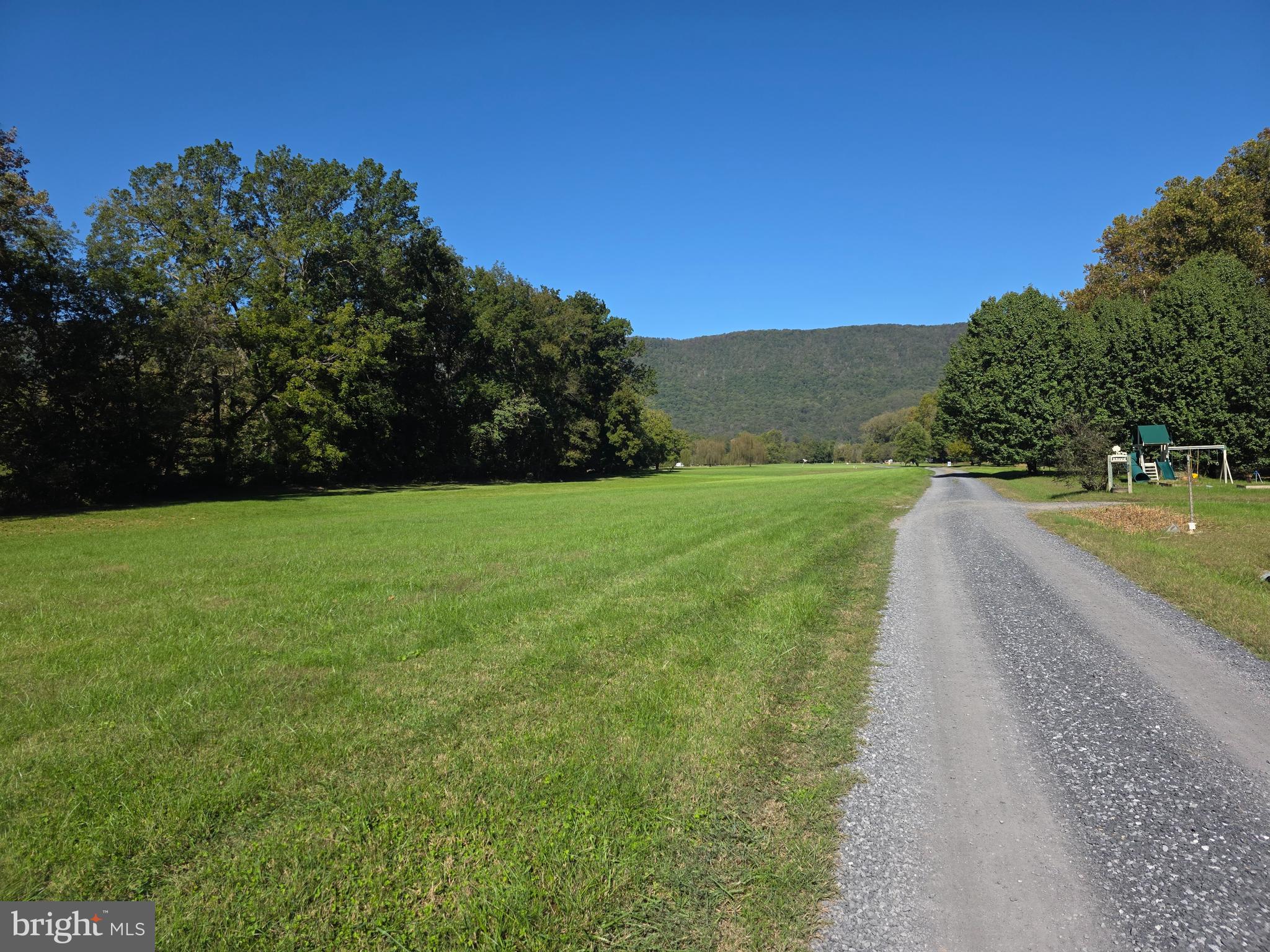 MASSANUTTEN VIEW - Land