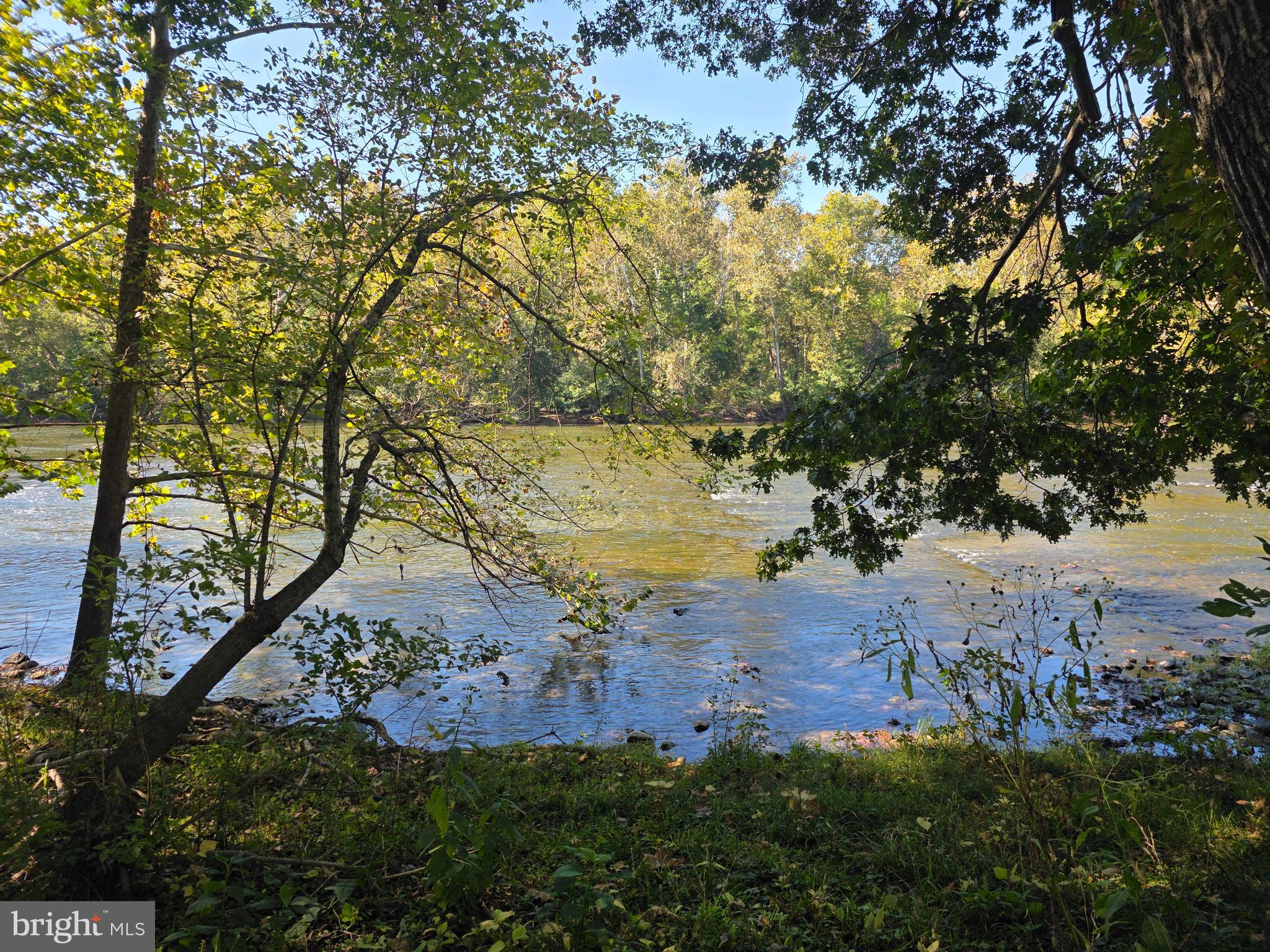 MASSANUTTEN VIEW - Land