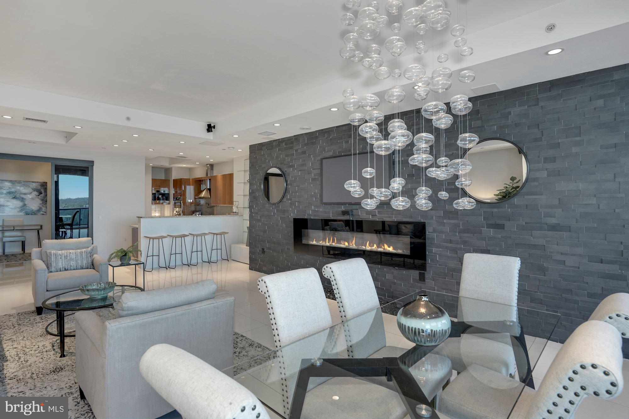 TURNBERRY TOWER - Residential