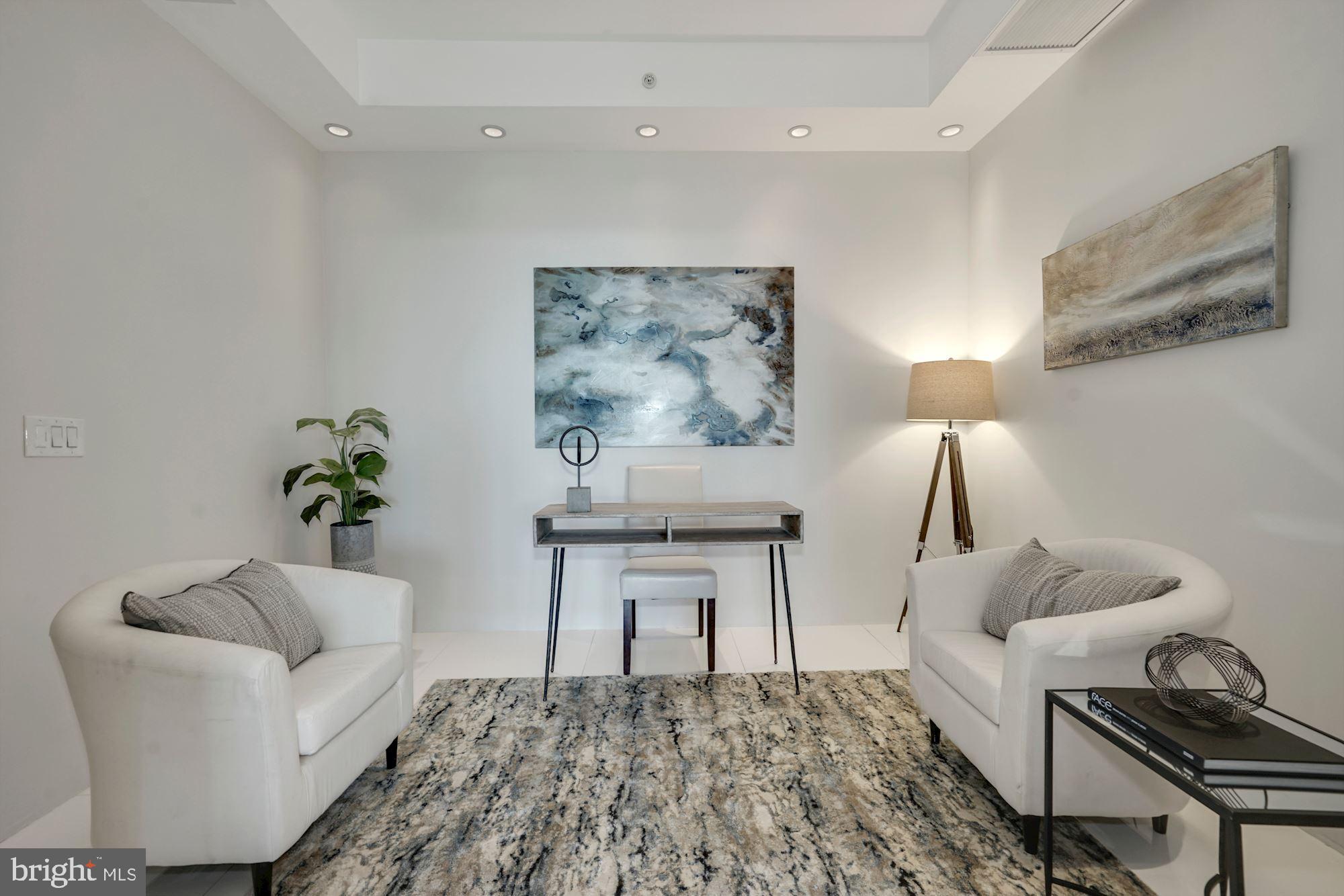 TURNBERRY TOWER - Residential