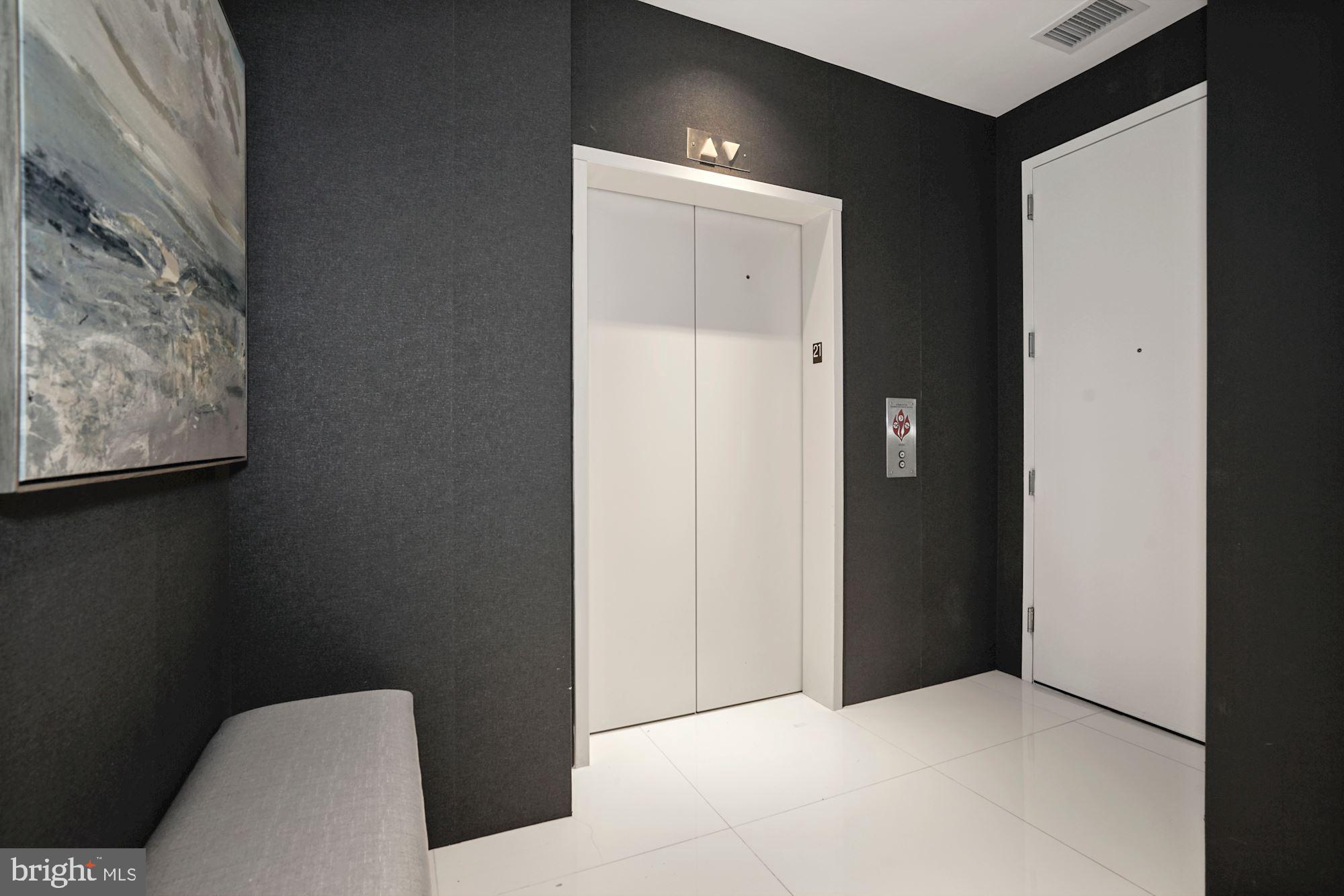 TURNBERRY TOWER - Residential