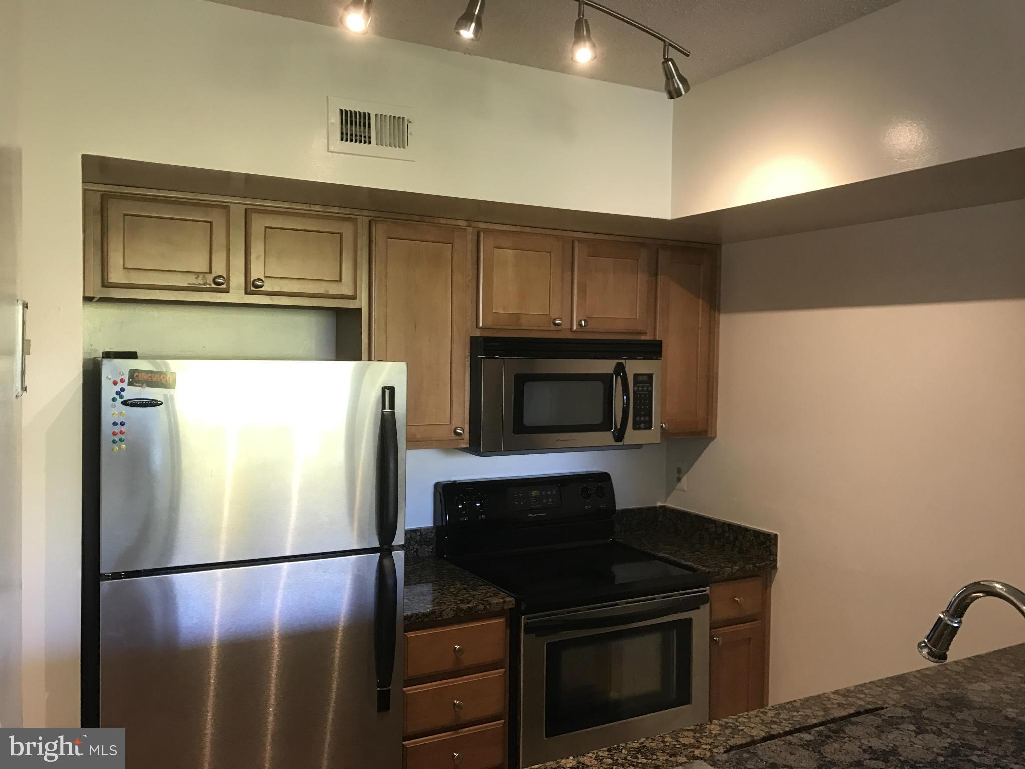 EASTVIEW AT BALLSTON METRO - Residential Lease