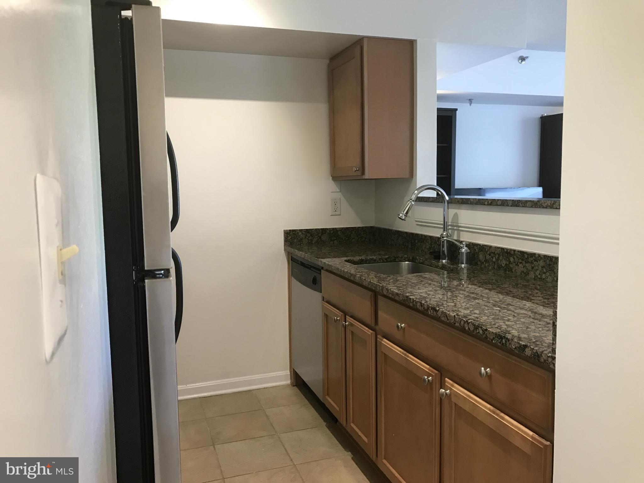 EASTVIEW AT BALLSTON METRO - Residential Lease