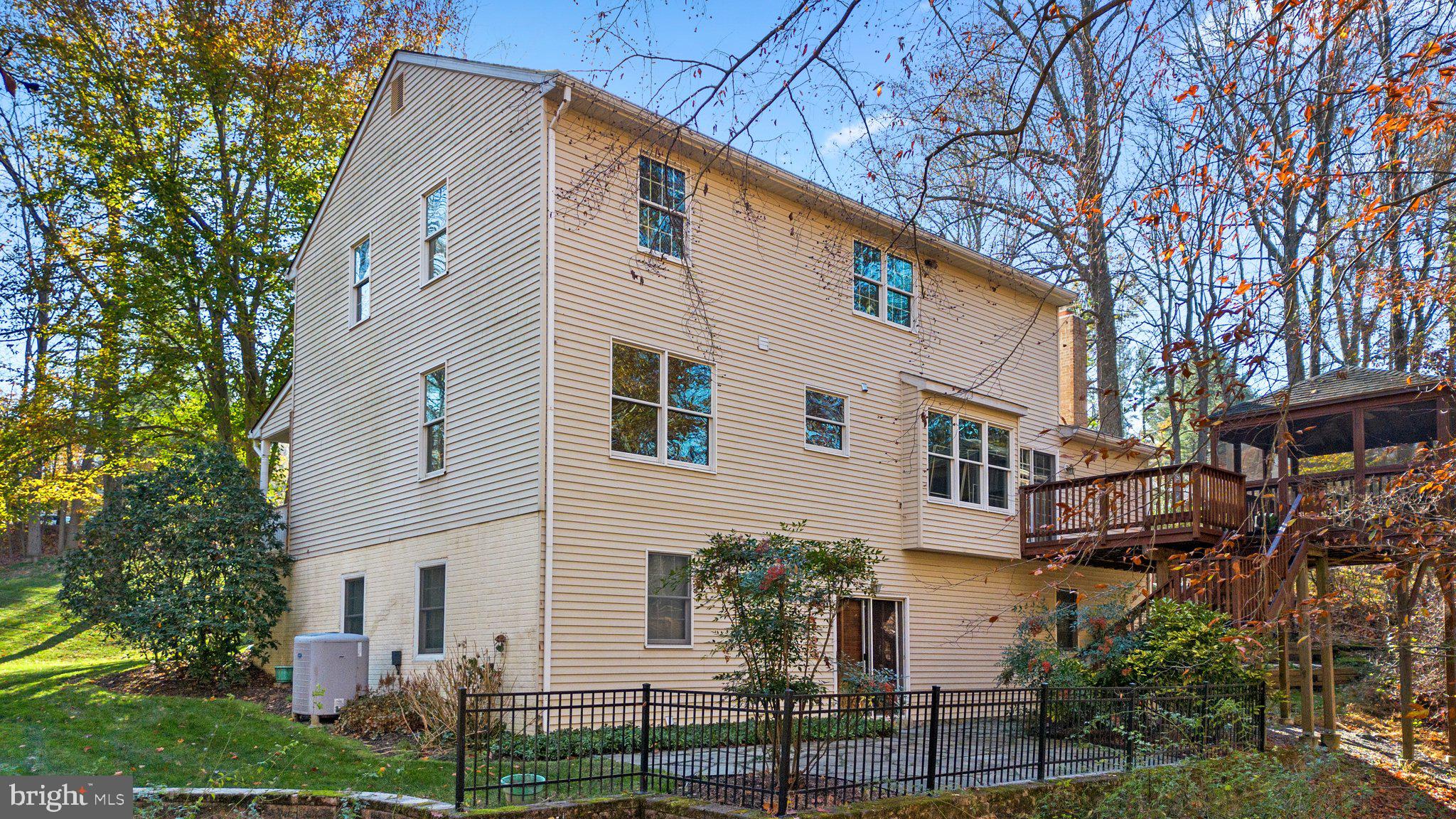 BREEZEWOOD FARMS - Residential