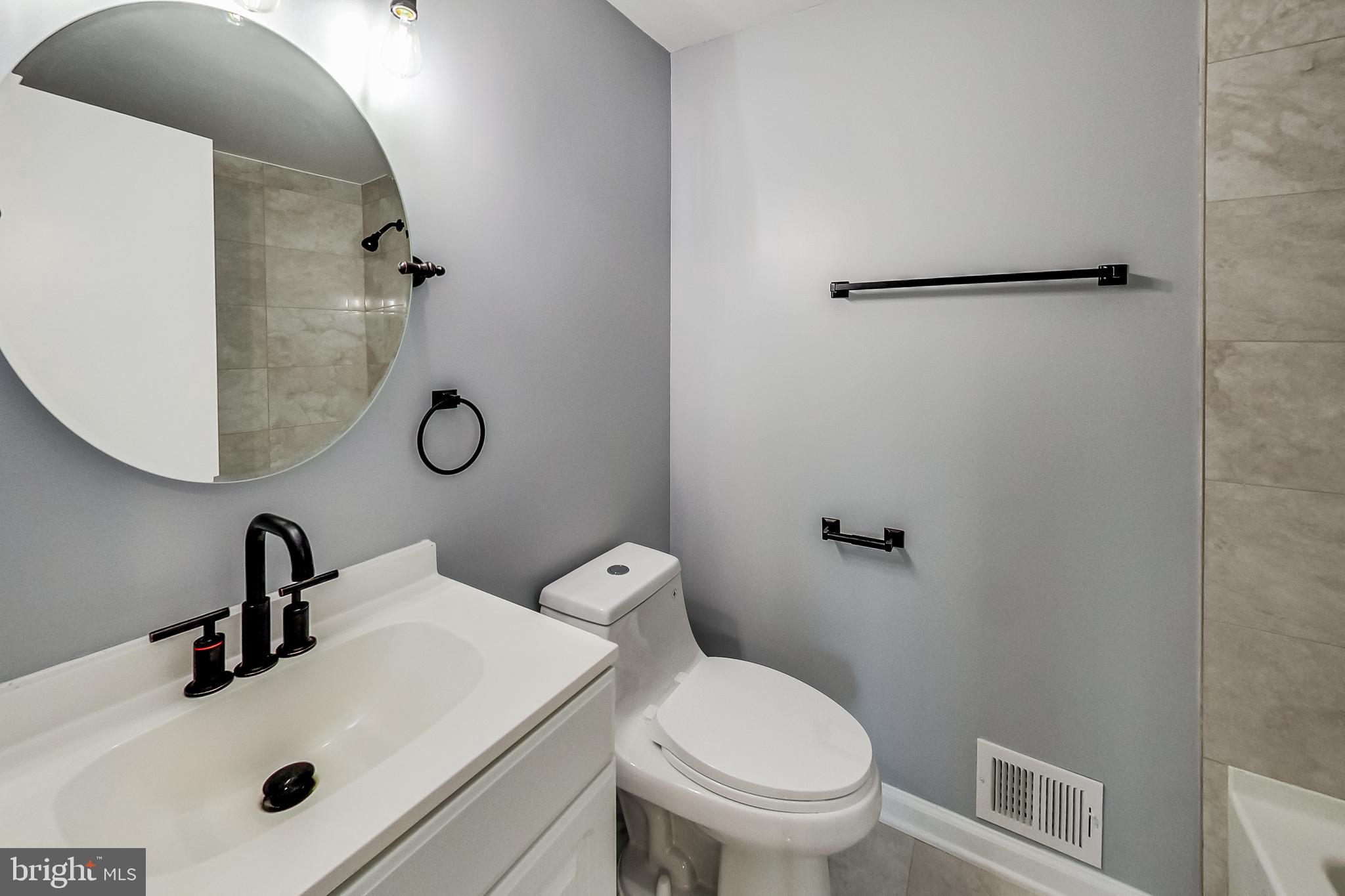 PINEWOOD HILL - Residential Lease