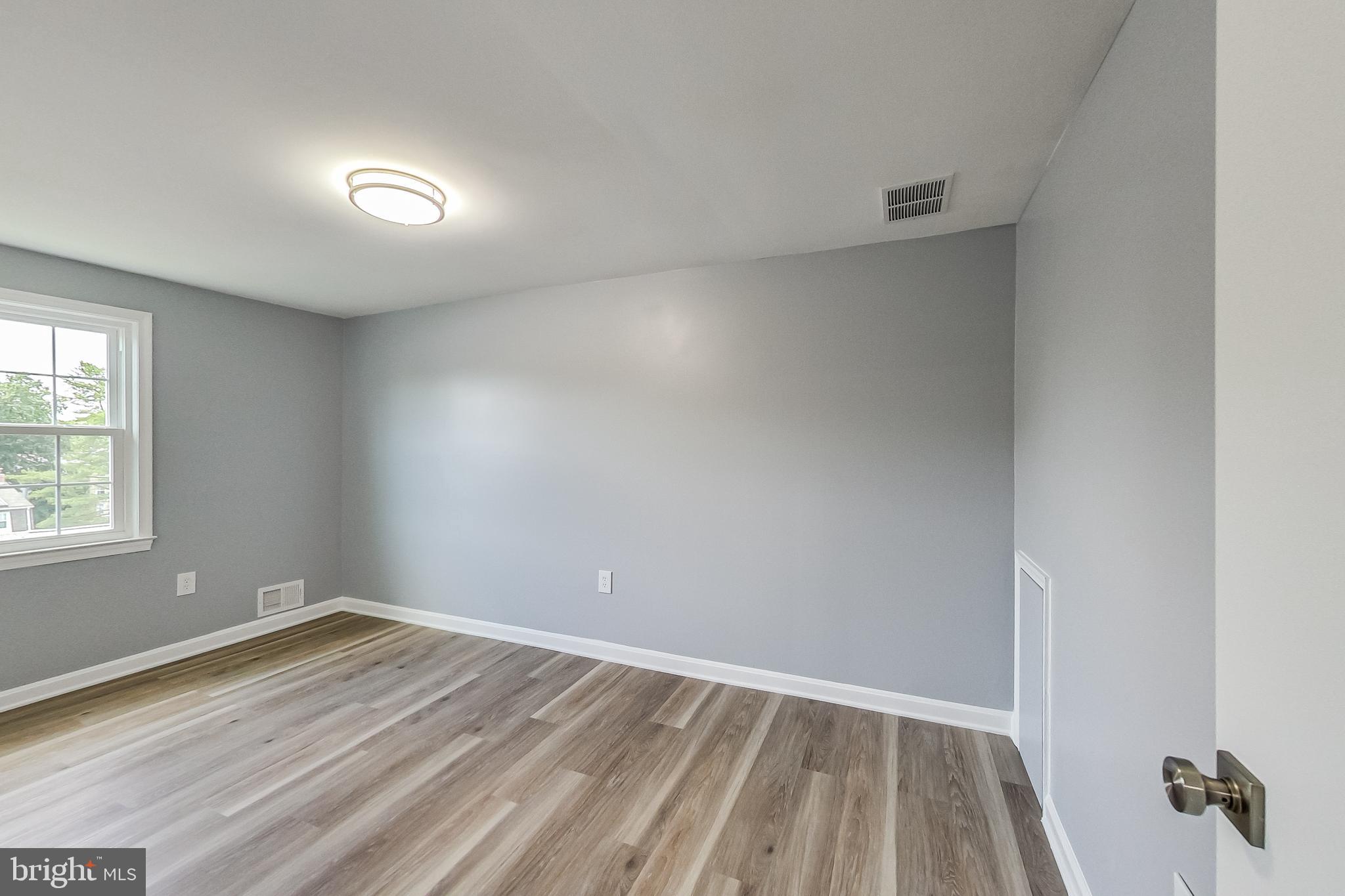 PINEWOOD HILL - Residential Lease