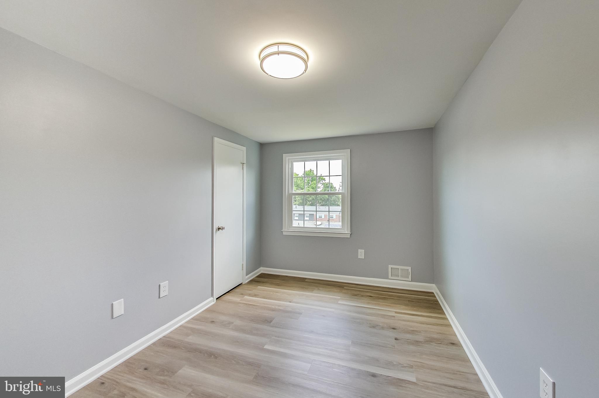 PINEWOOD HILL - Residential Lease