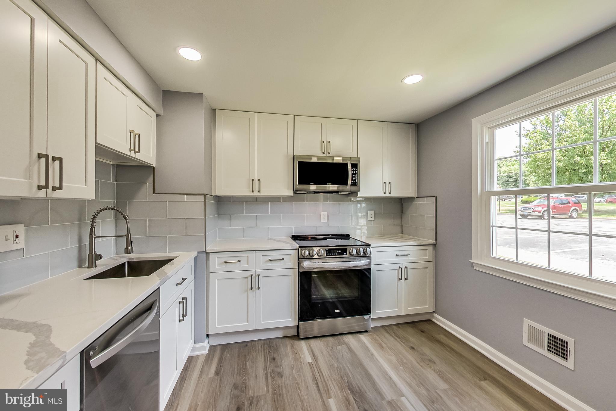 PINEWOOD HILL - Residential Lease