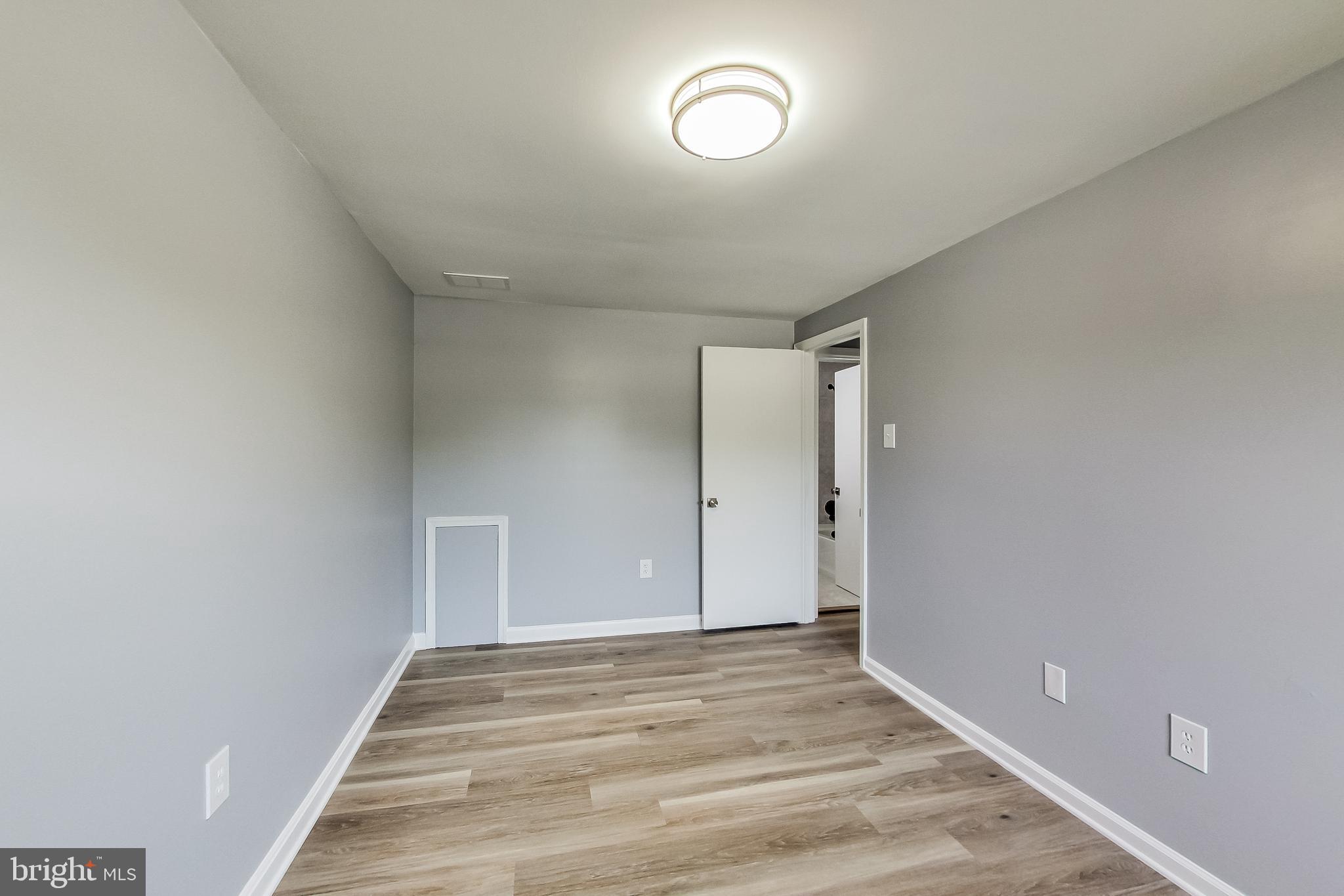 PINEWOOD HILL - Residential Lease