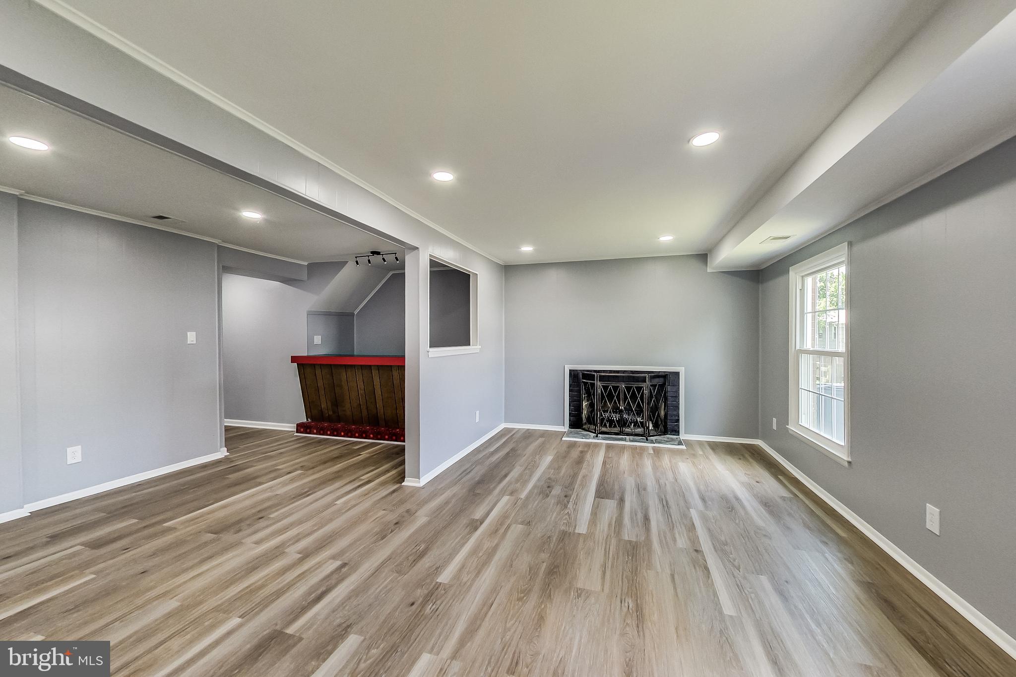 PINEWOOD HILL - Residential Lease