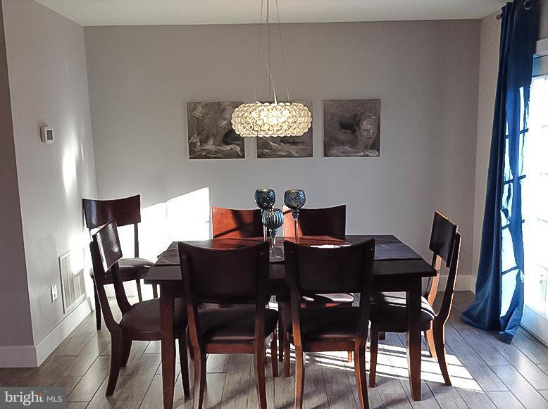 LIFESTYLE AT SULLY STATION - Residential