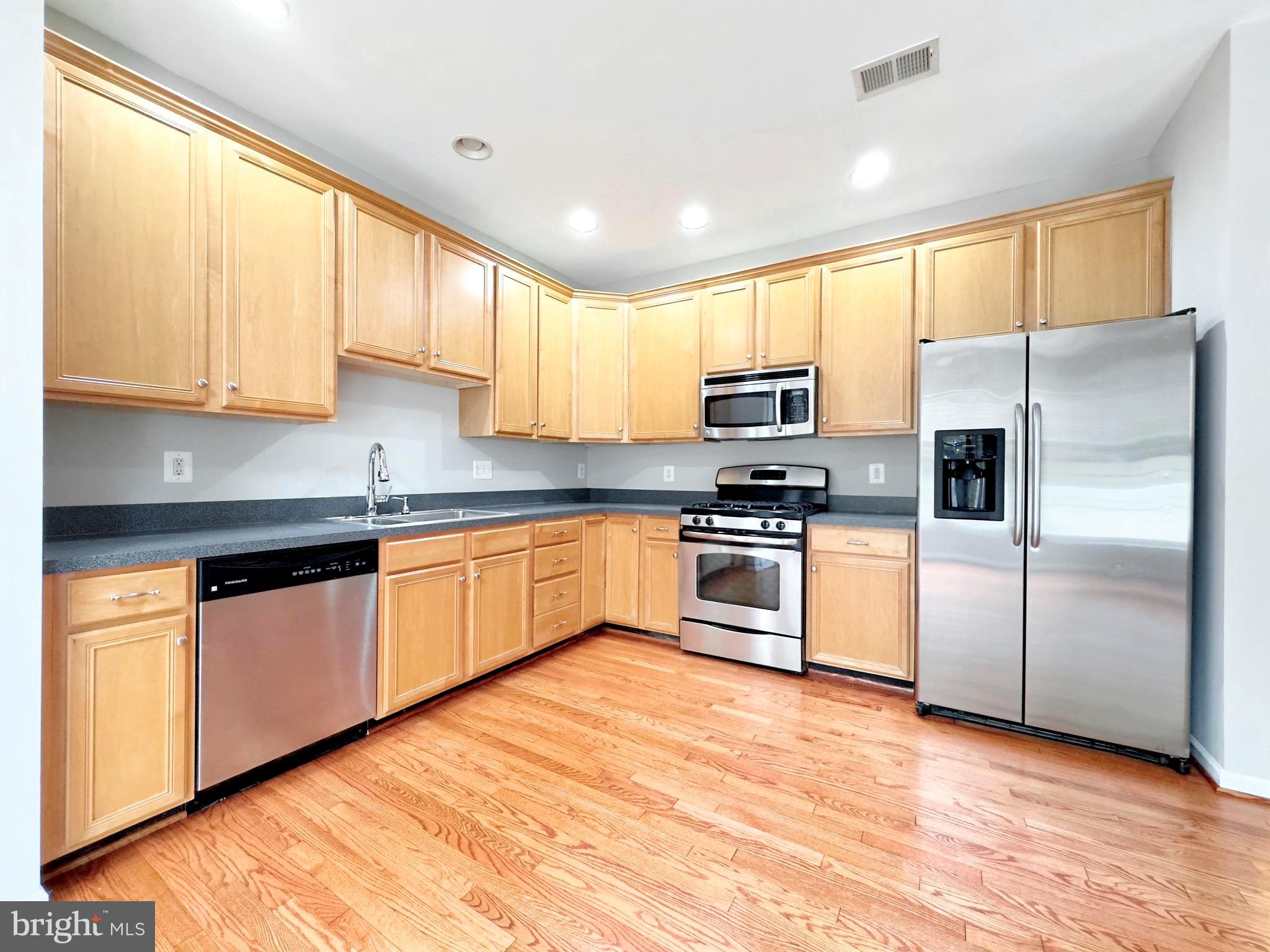 BELMONT LAND BAY - Residential