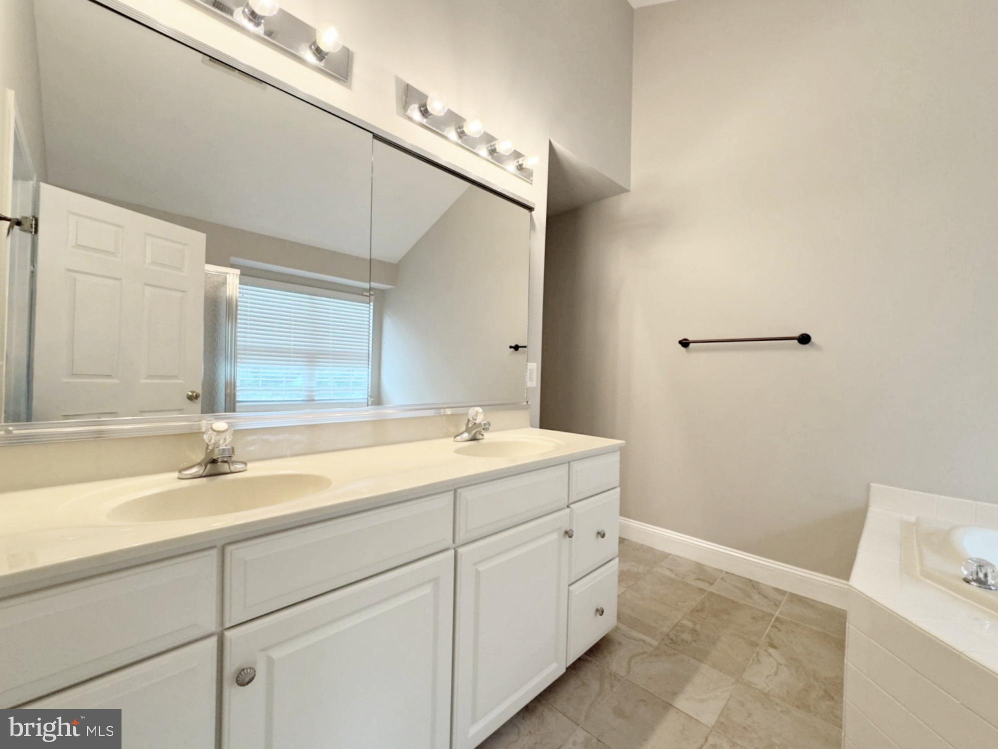 BELMONT LAND BAY - Residential