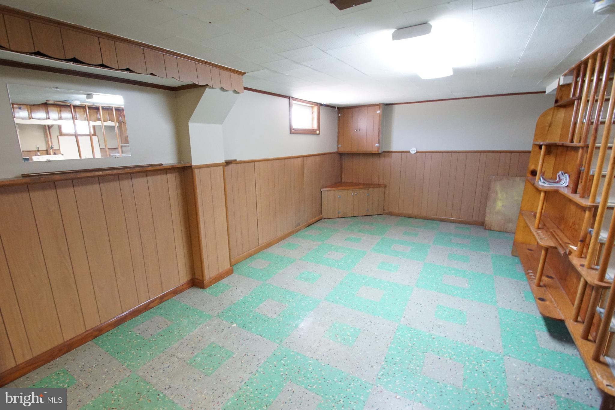 PERRY HALL - Residential Lease