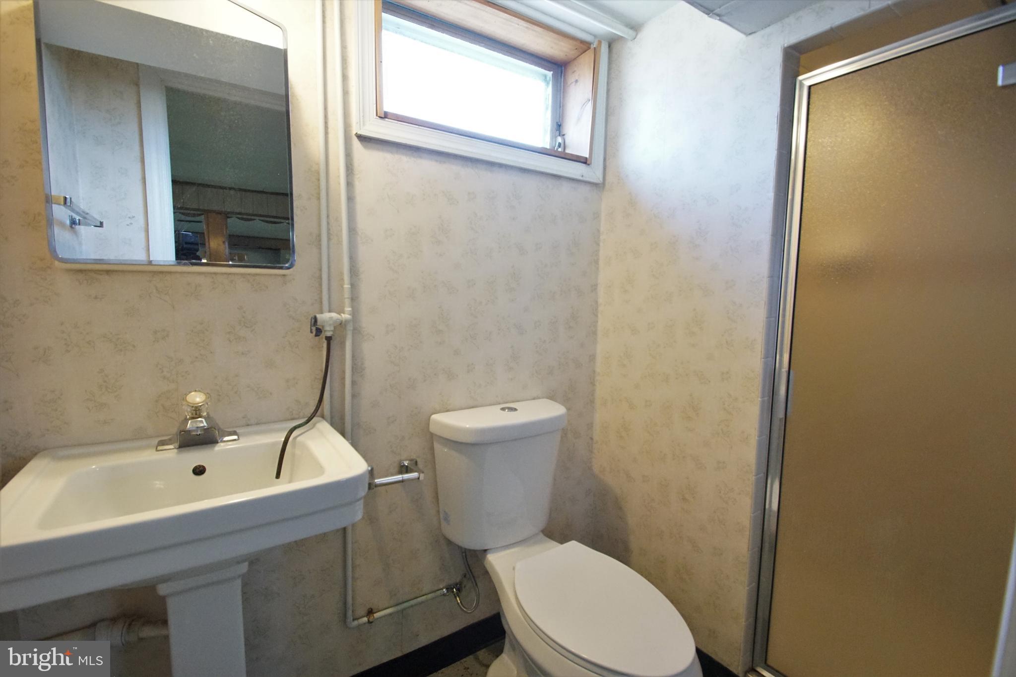 PERRY HALL - Residential Lease