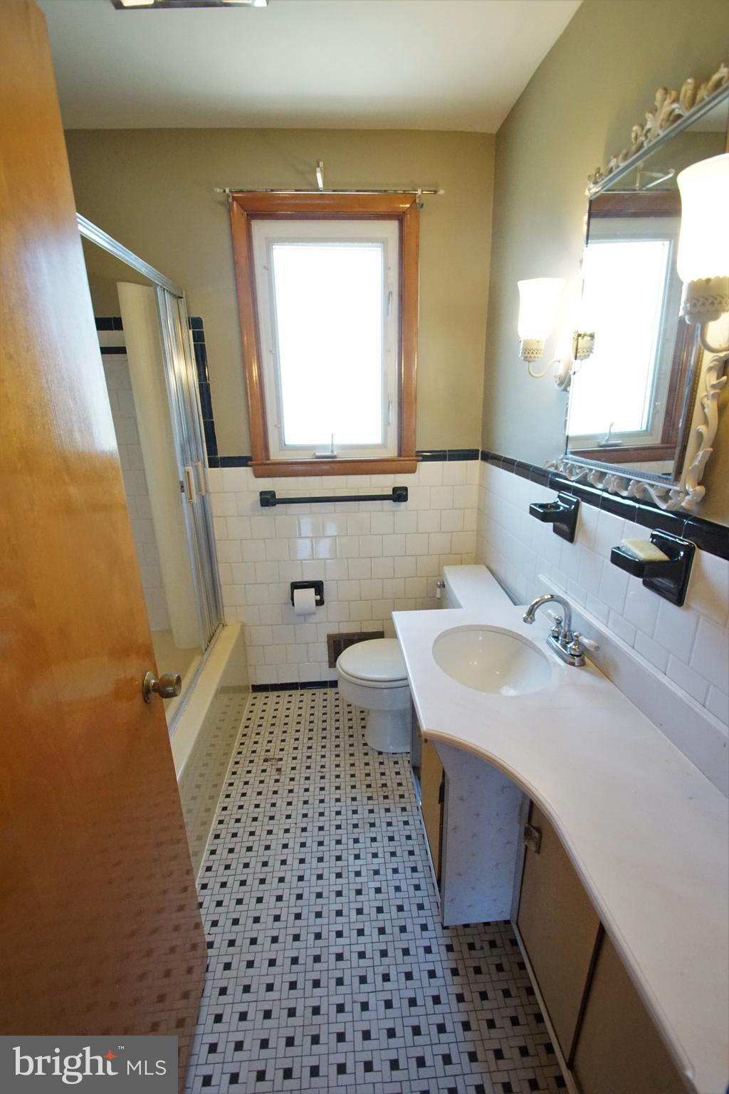 PERRY HALL - Residential Lease