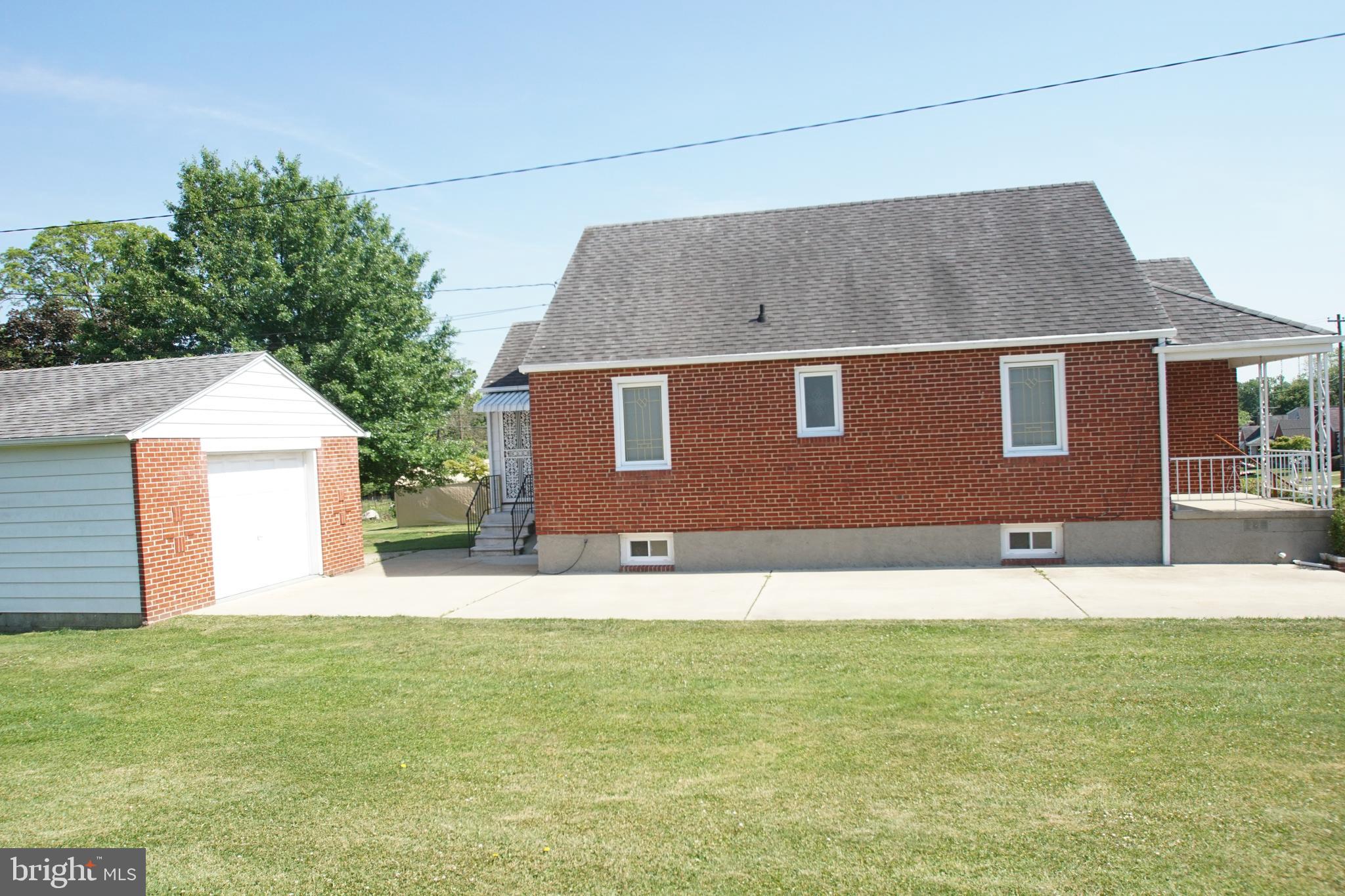 PERRY HALL - Residential Lease