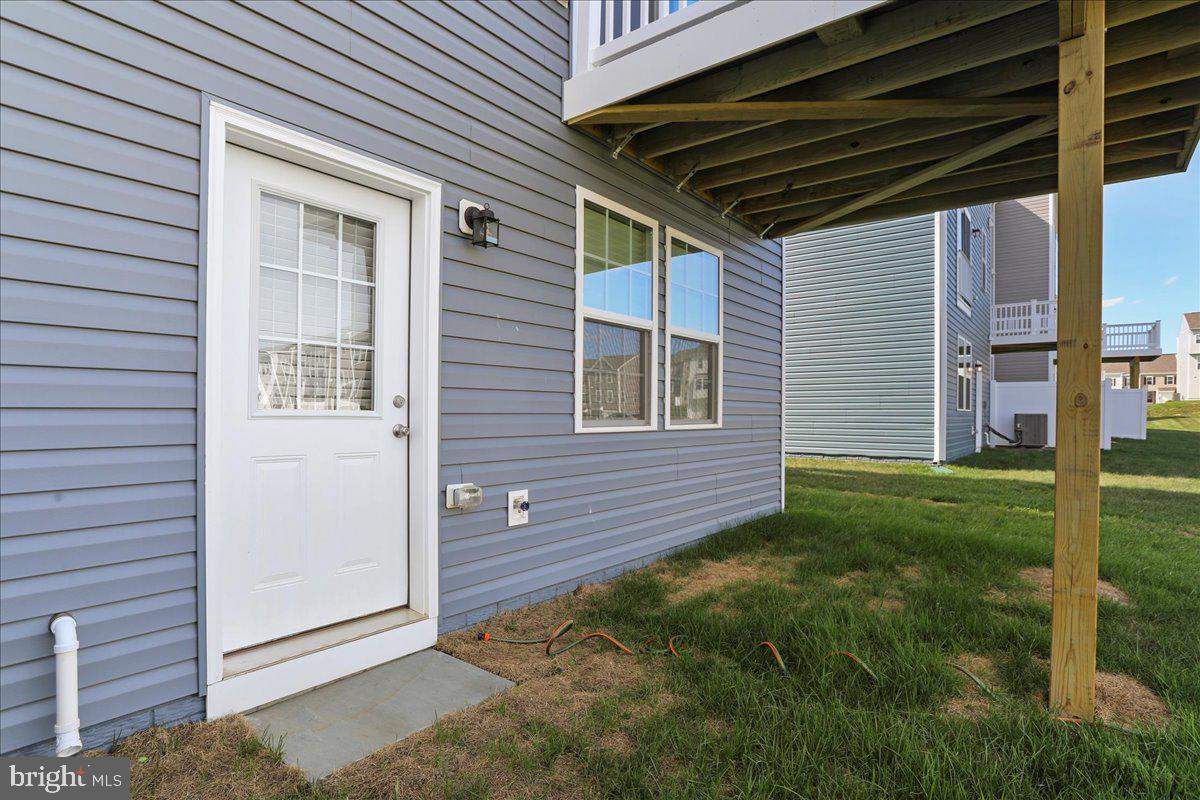 OVERLOOK AT RIVERSIDE TOWNHOMES - Residential Lease