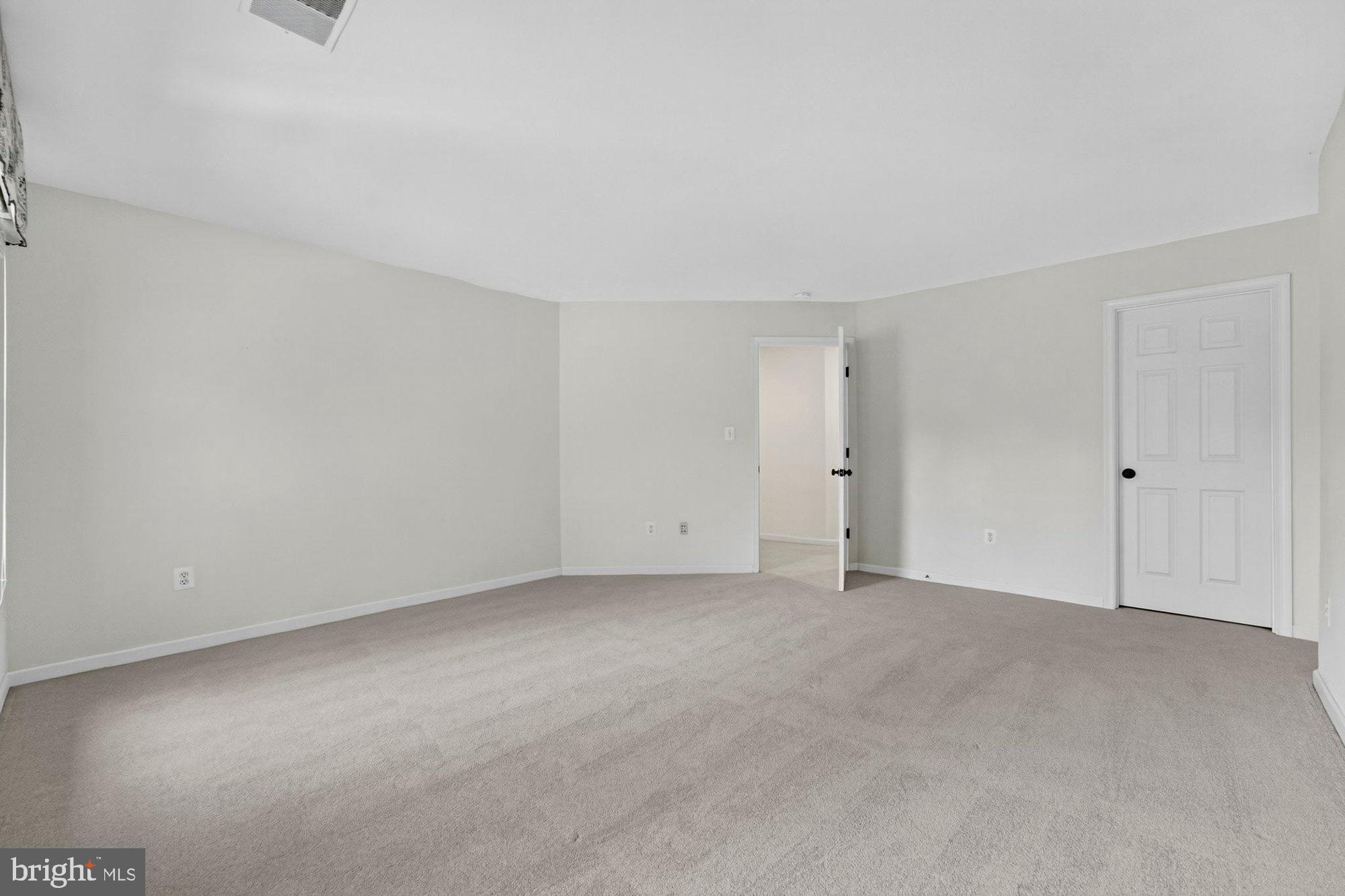 HUNTING HILLS - Residential