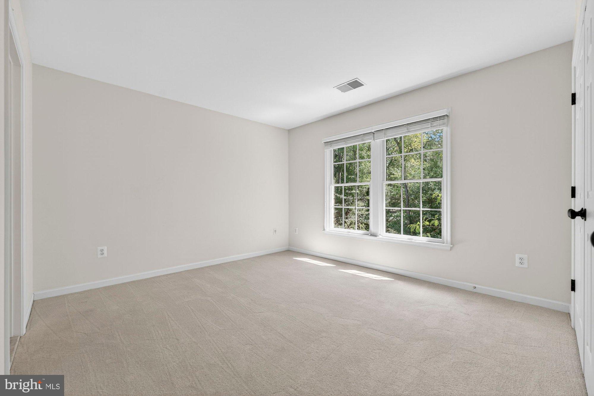 HUNTING HILLS - Residential