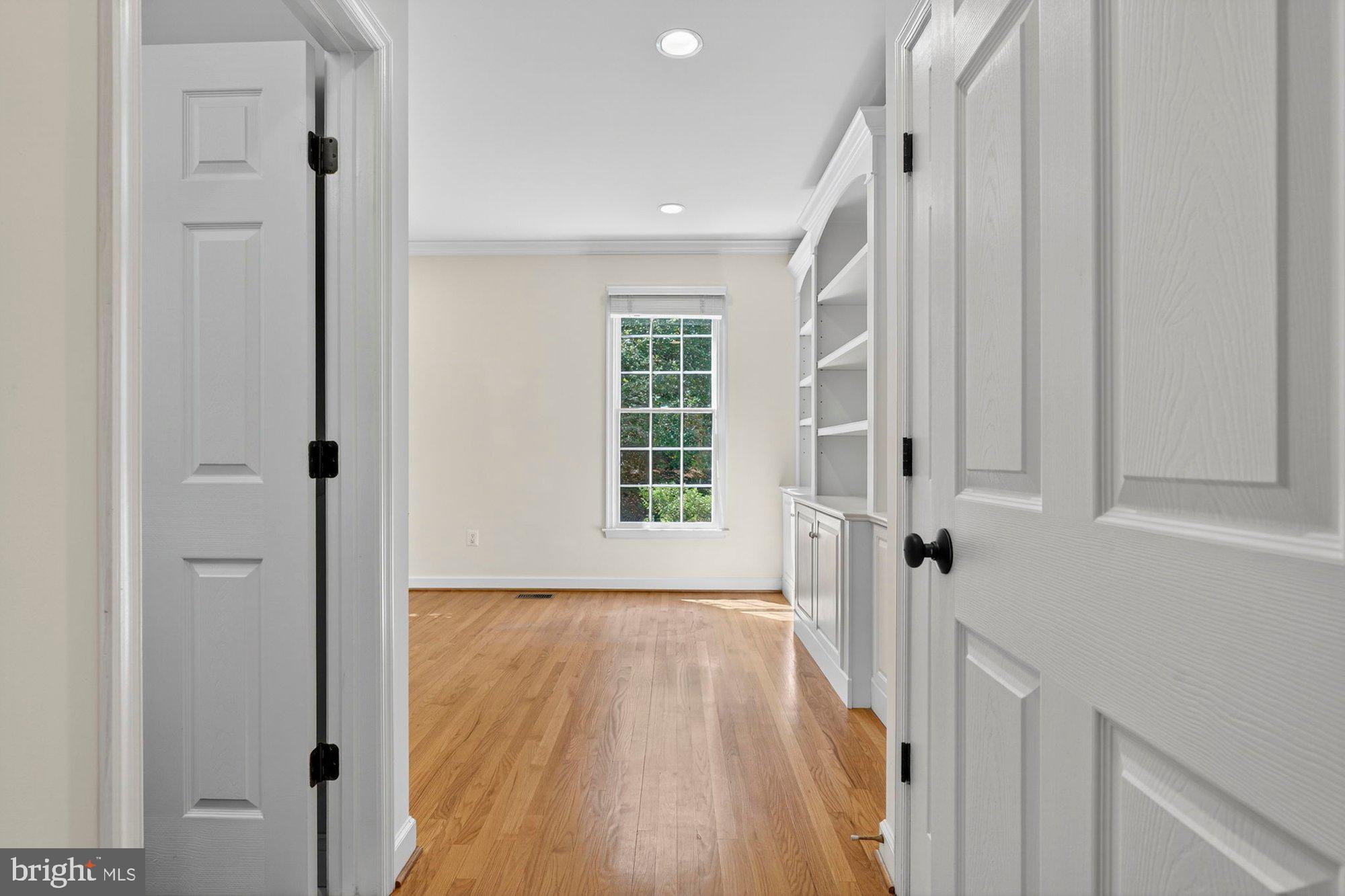 HUNTING HILLS - Residential