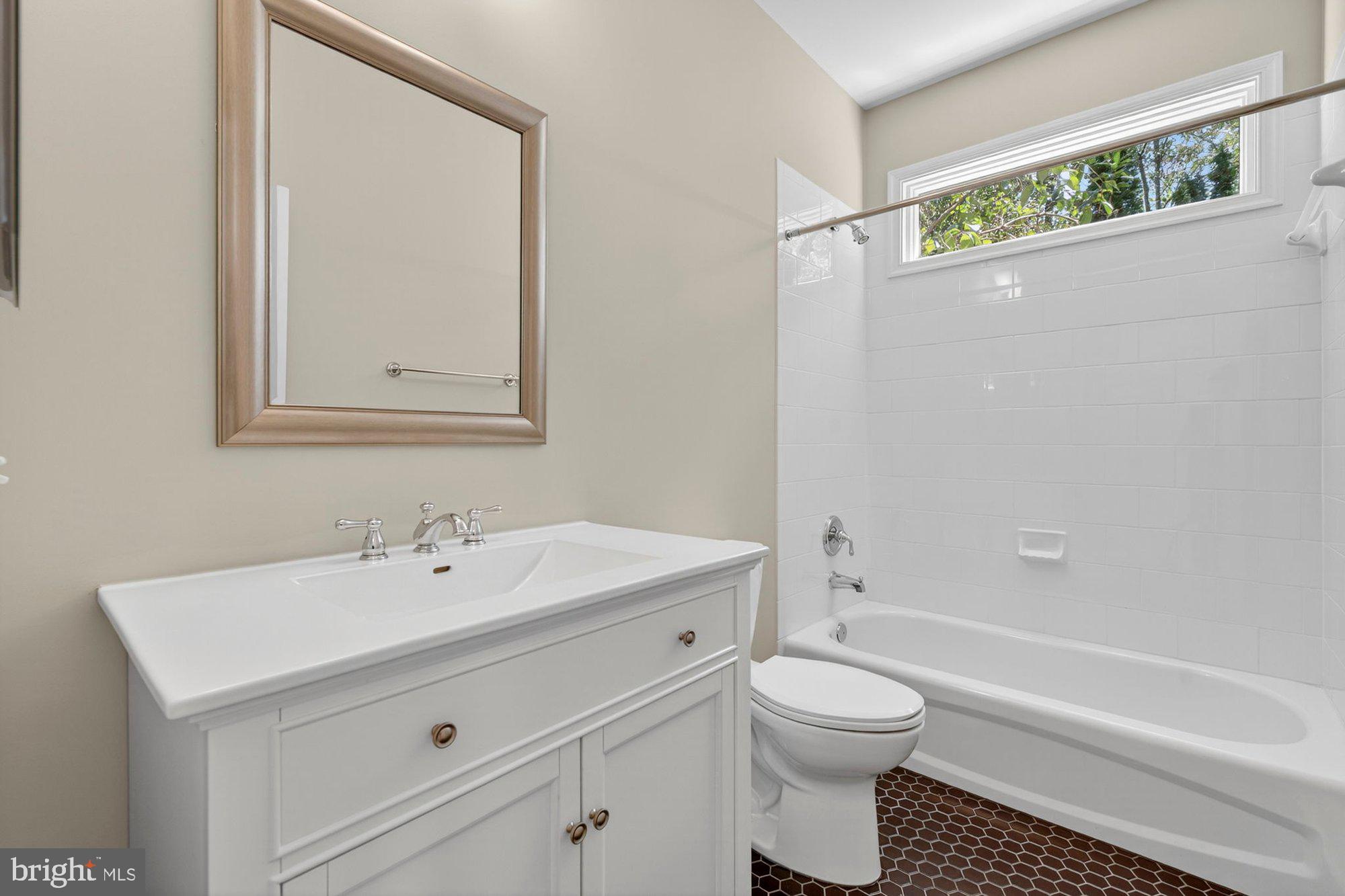 HUNTING HILLS - Residential