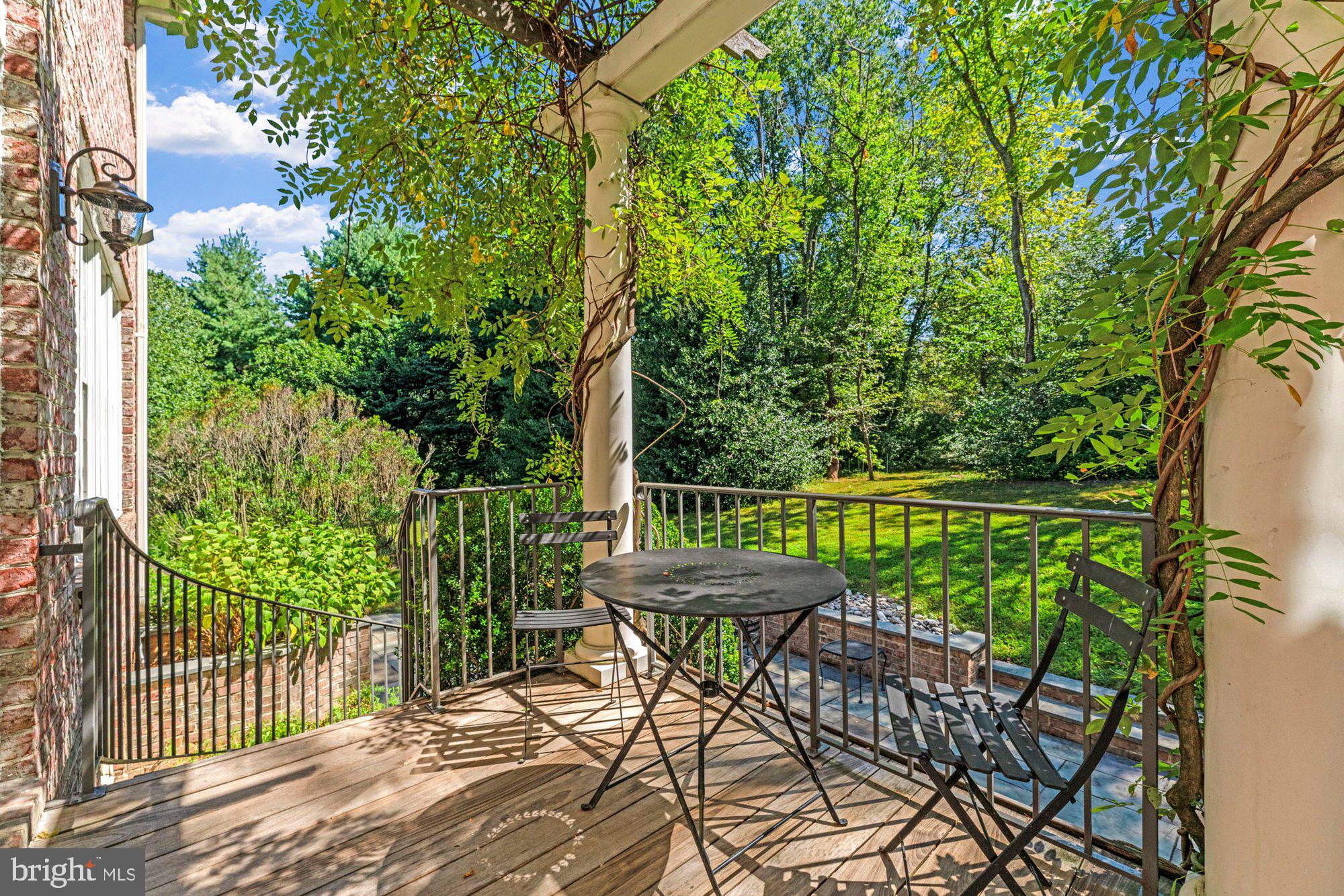 HUNTING HILLS - Residential