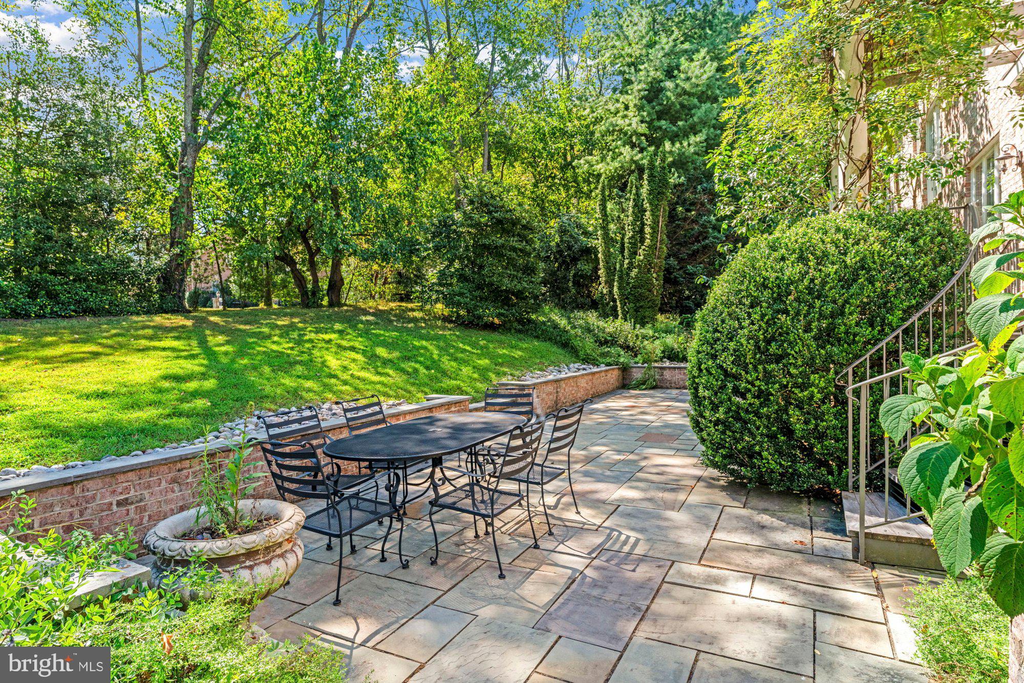 HUNTING HILLS - Residential