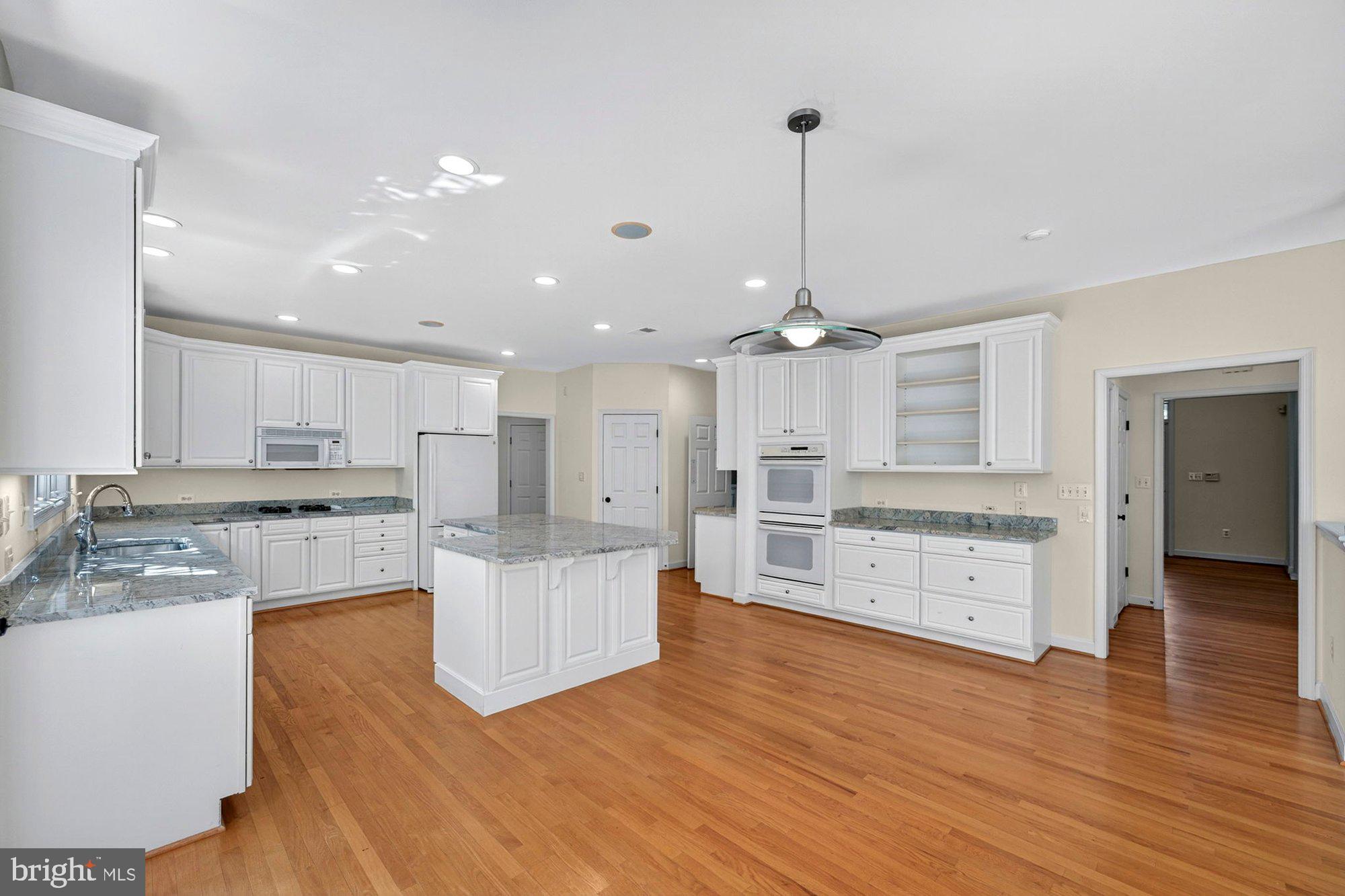 HUNTING HILLS - Residential