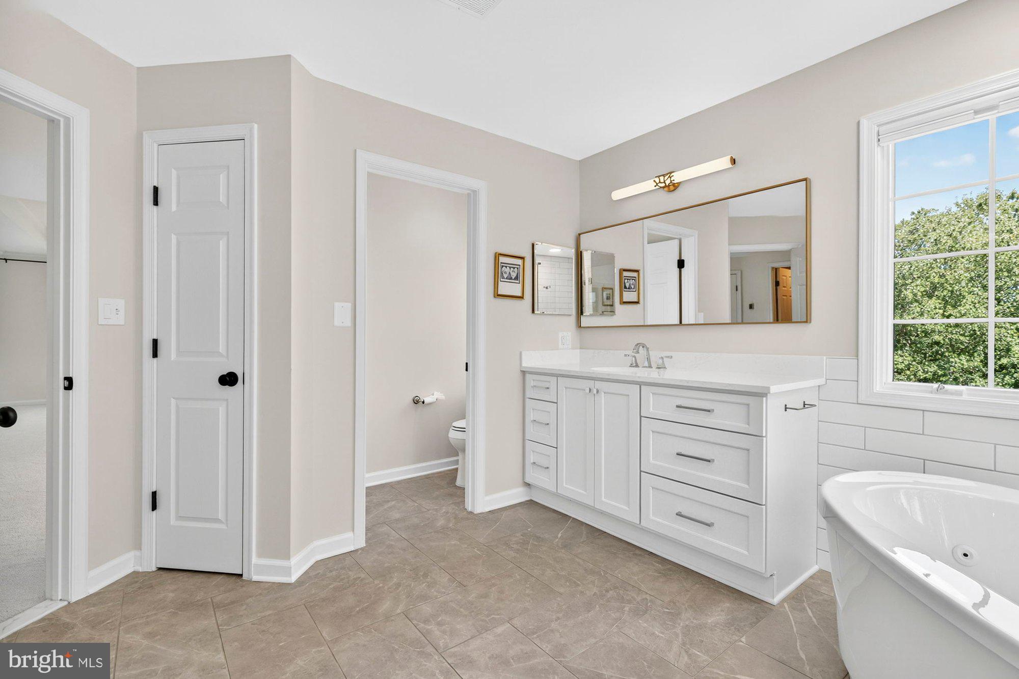 HUNTING HILLS - Residential