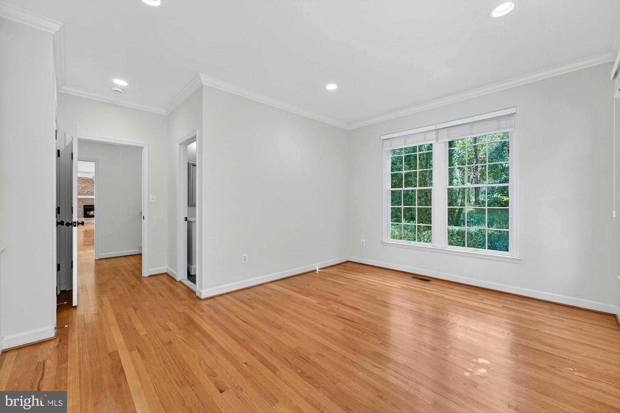 HUNTING HILLS - Residential