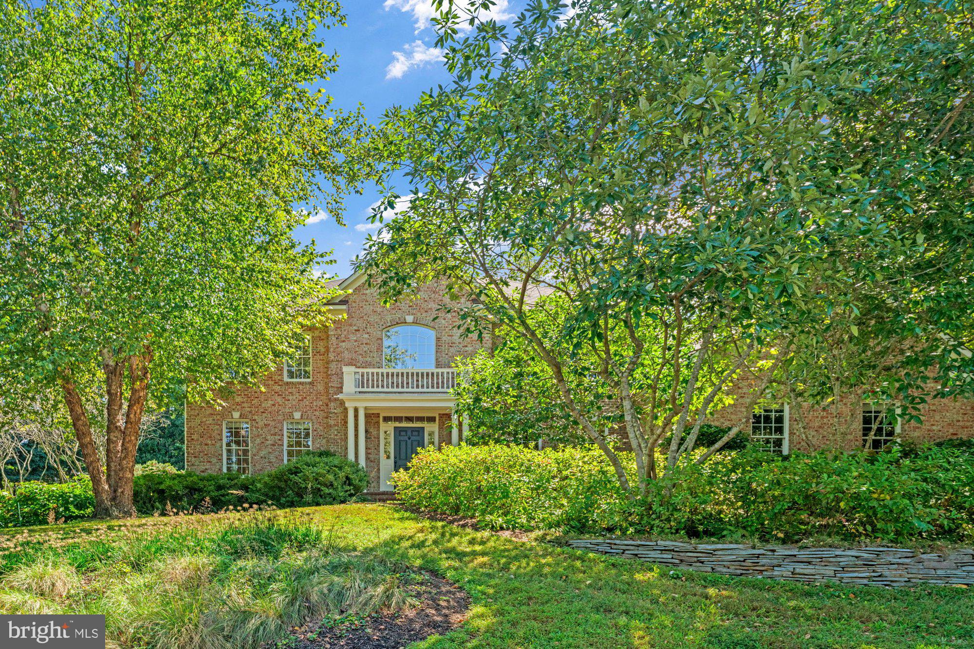 HUNTING HILLS - Residential