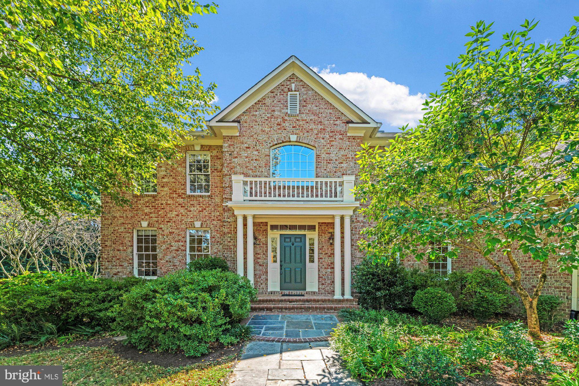 HUNTING HILLS - Residential