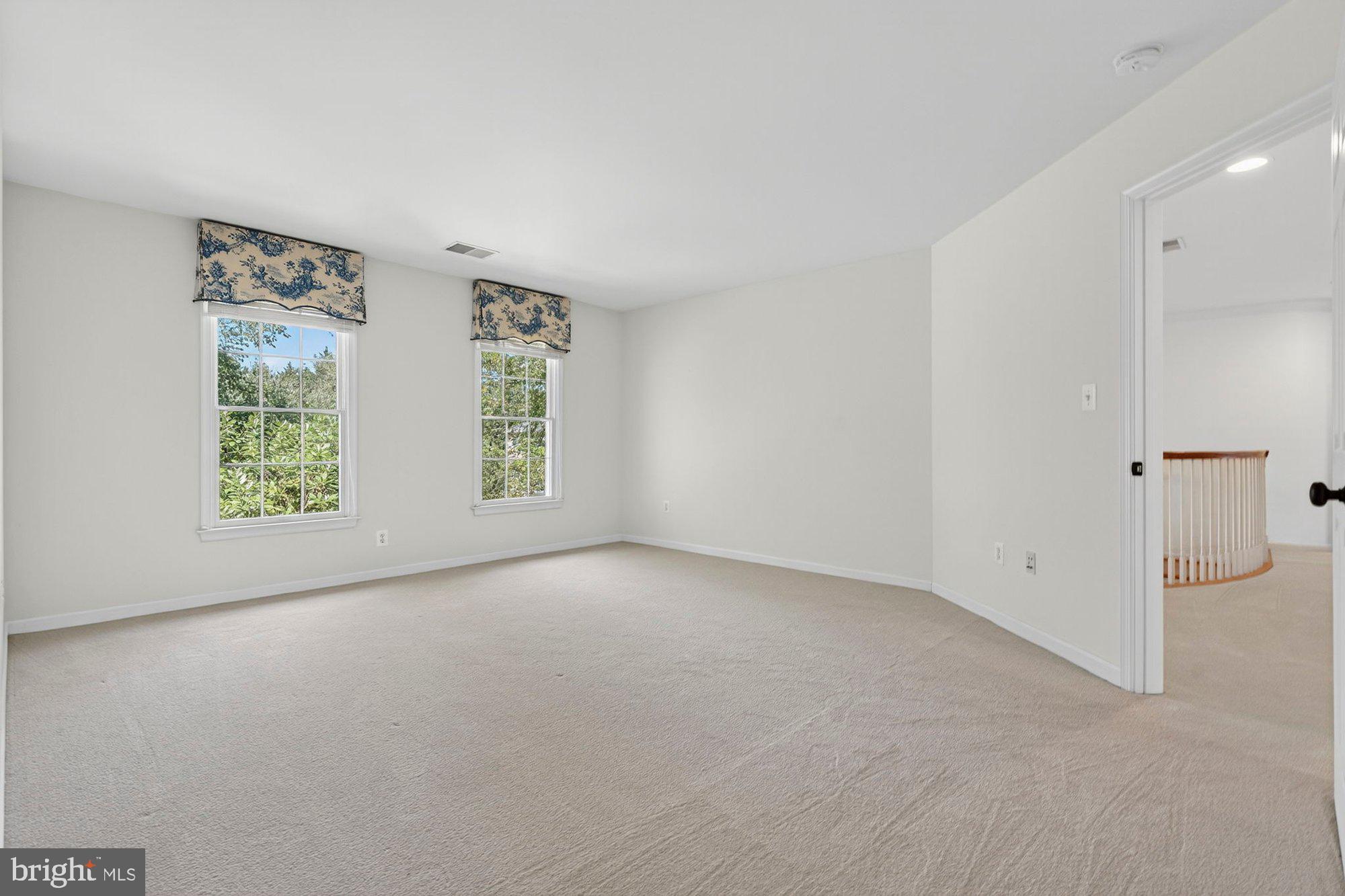 HUNTING HILLS - Residential