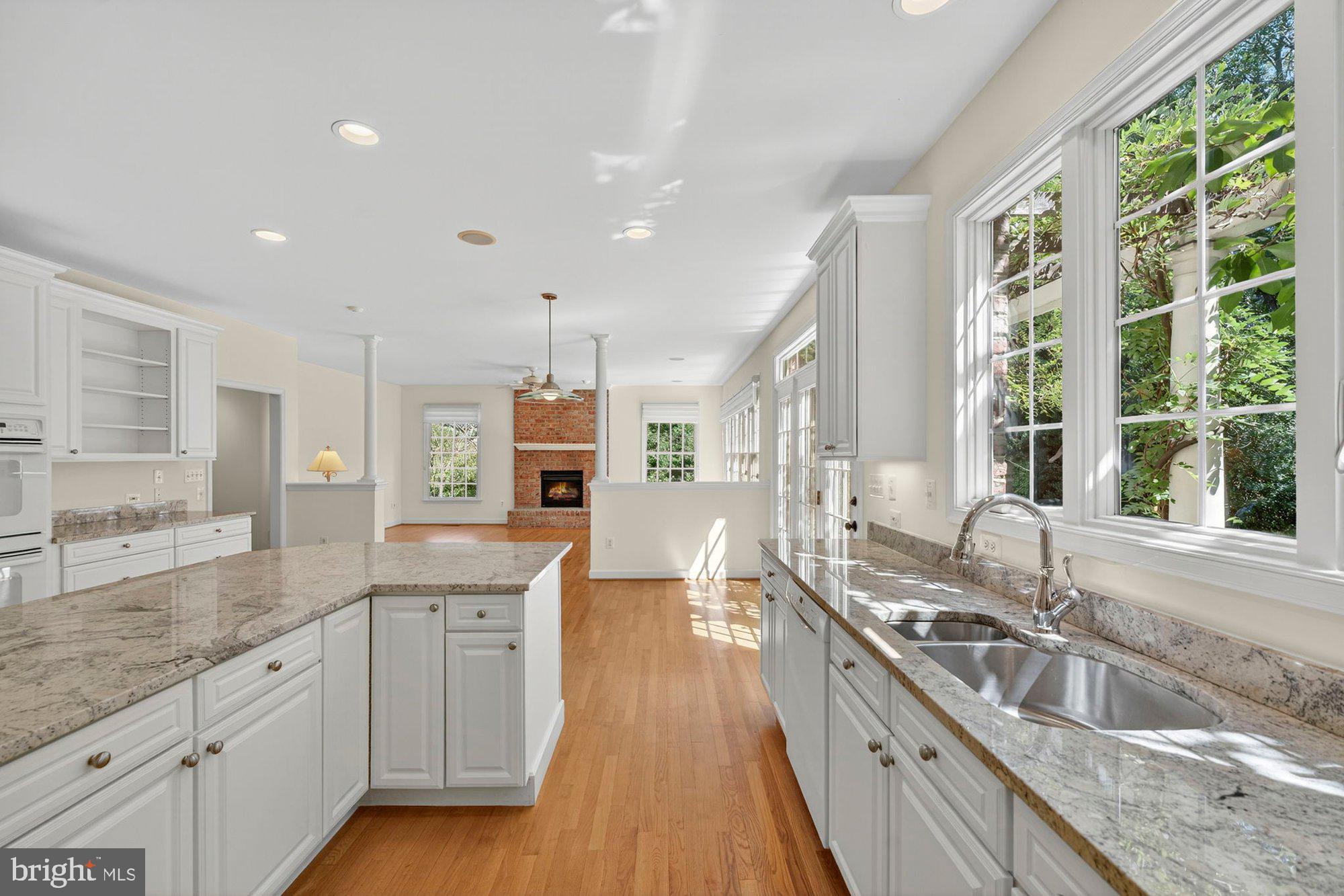 HUNTING HILLS - Residential