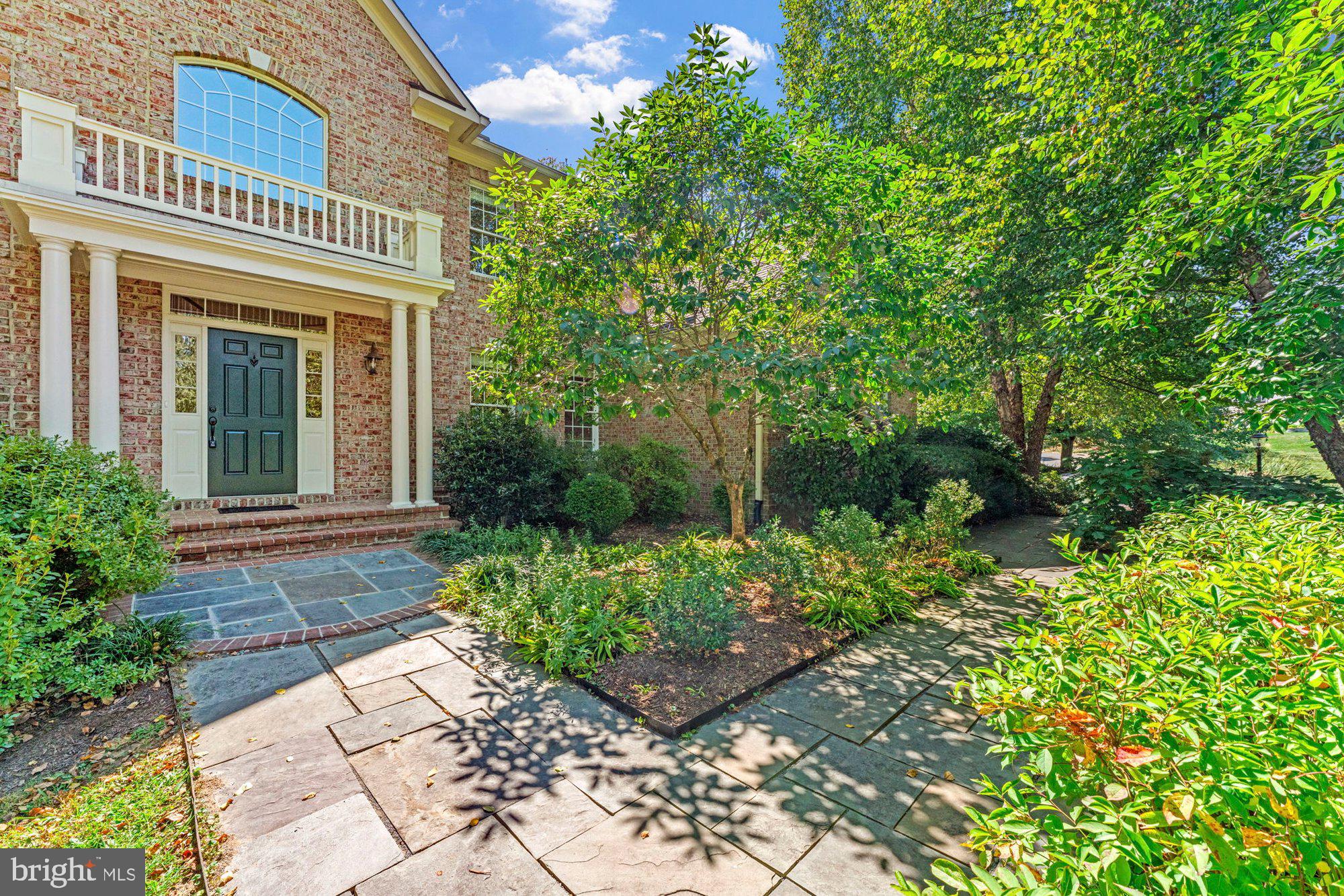 HUNTING HILLS - Residential