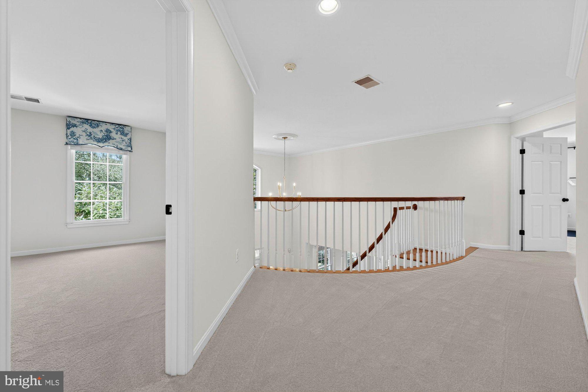 HUNTING HILLS - Residential