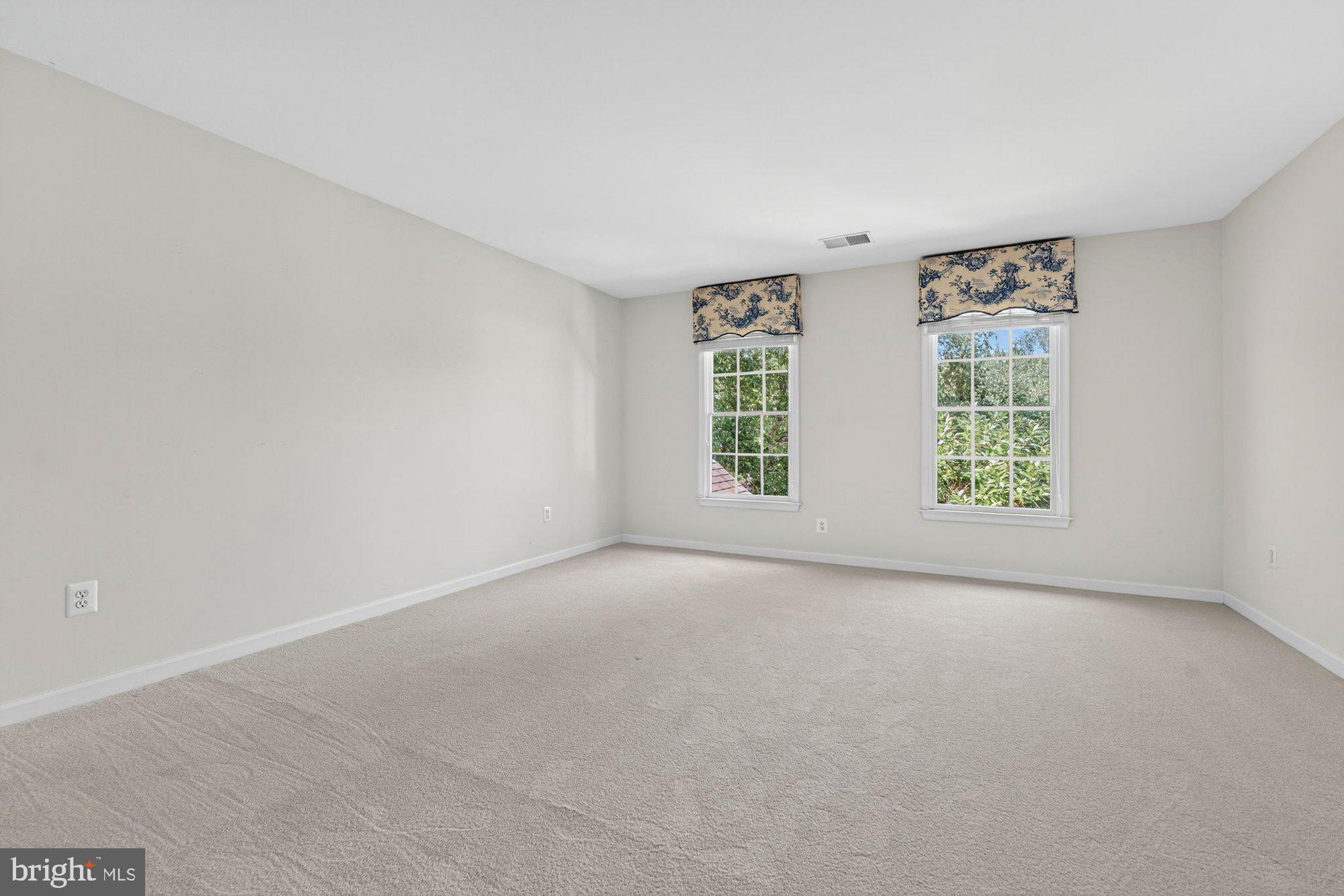 HUNTING HILLS - Residential