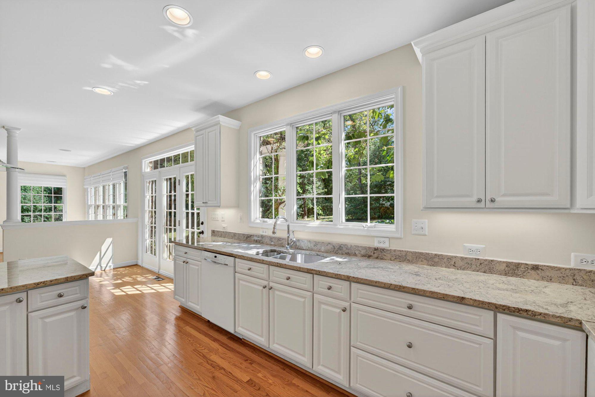 HUNTING HILLS - Residential